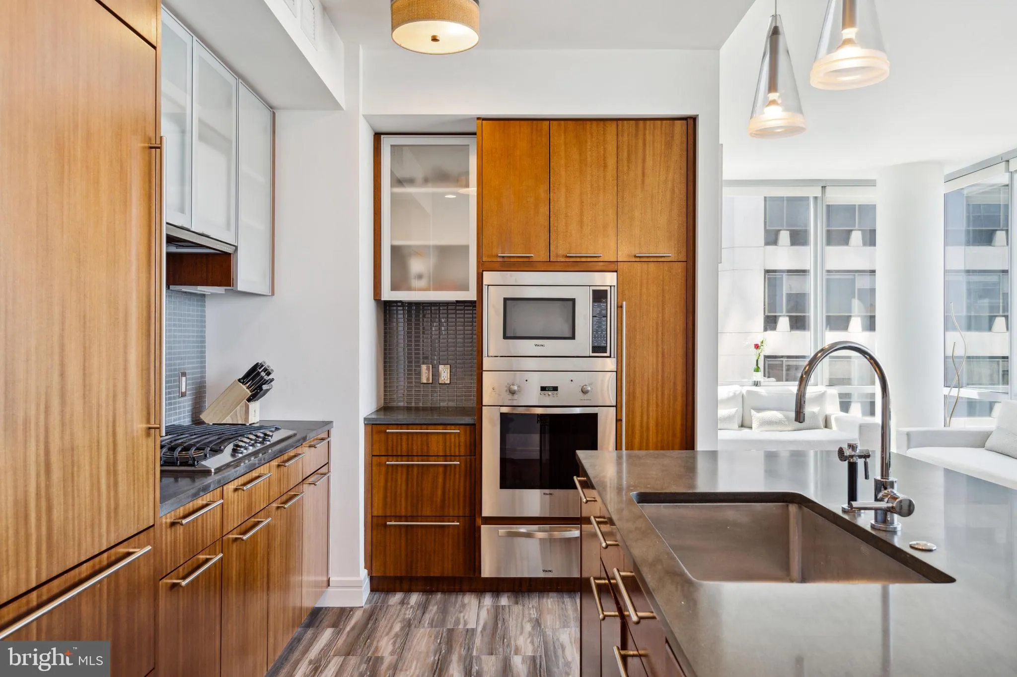 Philadelphia, Pennsylvania 19102, United States, 2 Bedrooms Bedrooms, ,3 BathroomsBathrooms,Residential,Active,92368