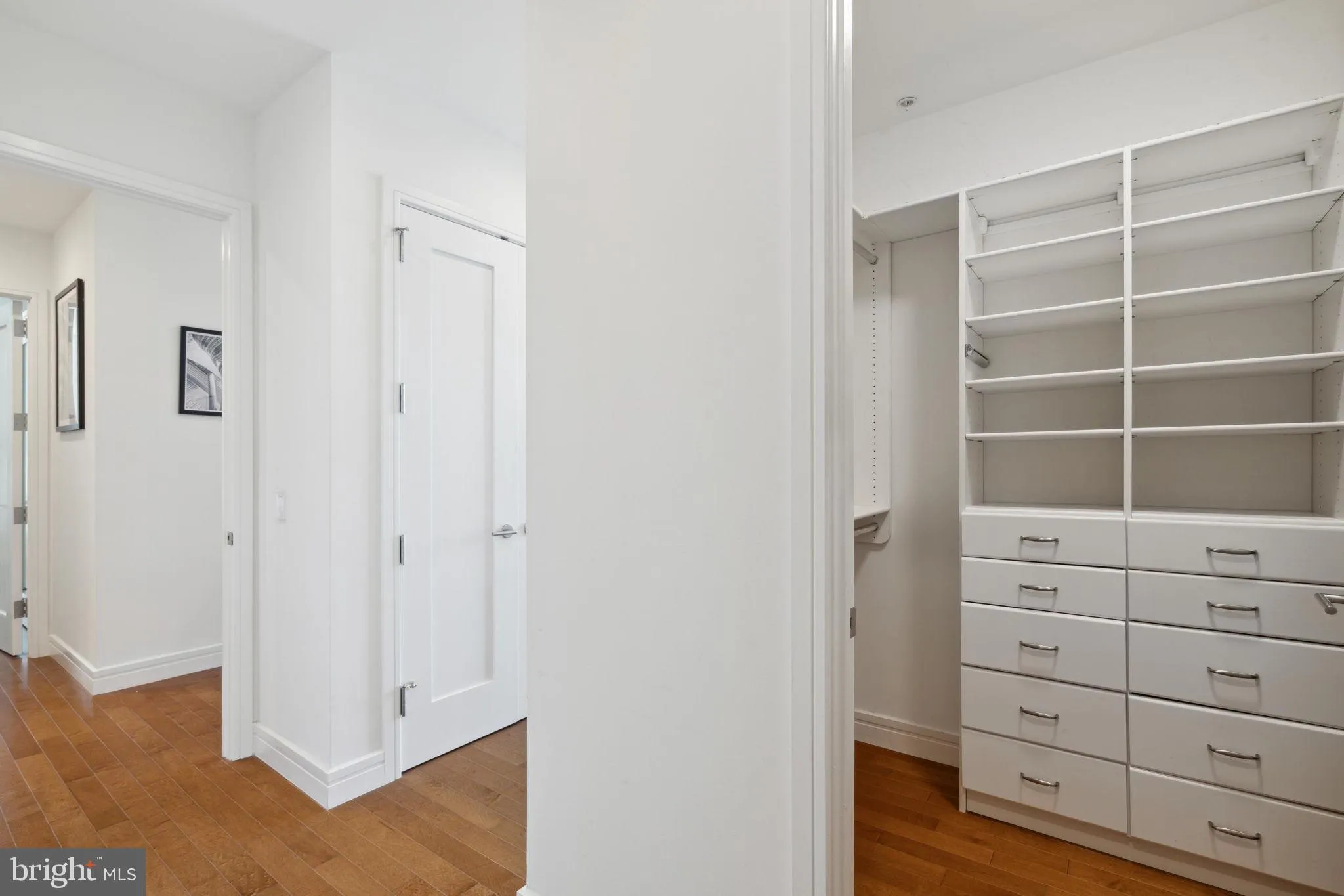 Philadelphia, Pennsylvania 19102, United States, 2 Bedrooms Bedrooms, ,3 BathroomsBathrooms,Residential,Active,92368