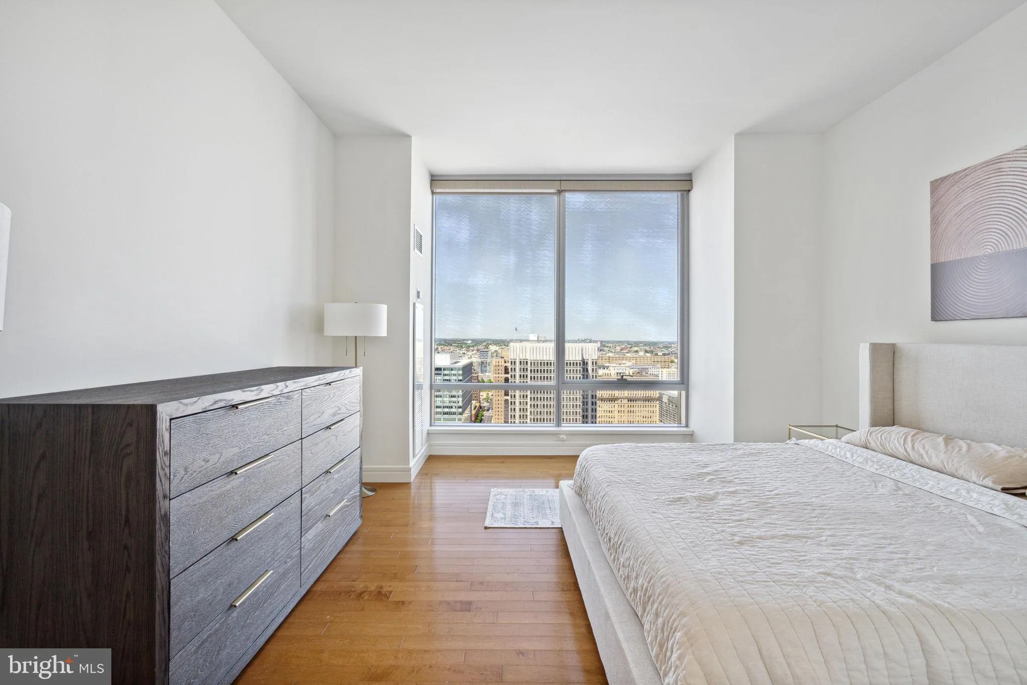 Philadelphia, Pennsylvania 19102, United States, 2 Bedrooms Bedrooms, ,3 BathroomsBathrooms,Residential,Active,92368