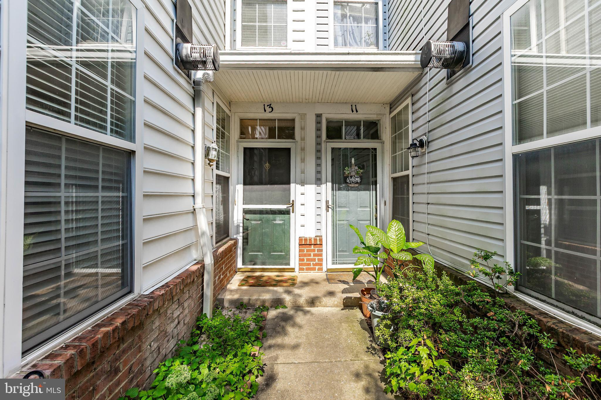 13 CRUSADER COURT
