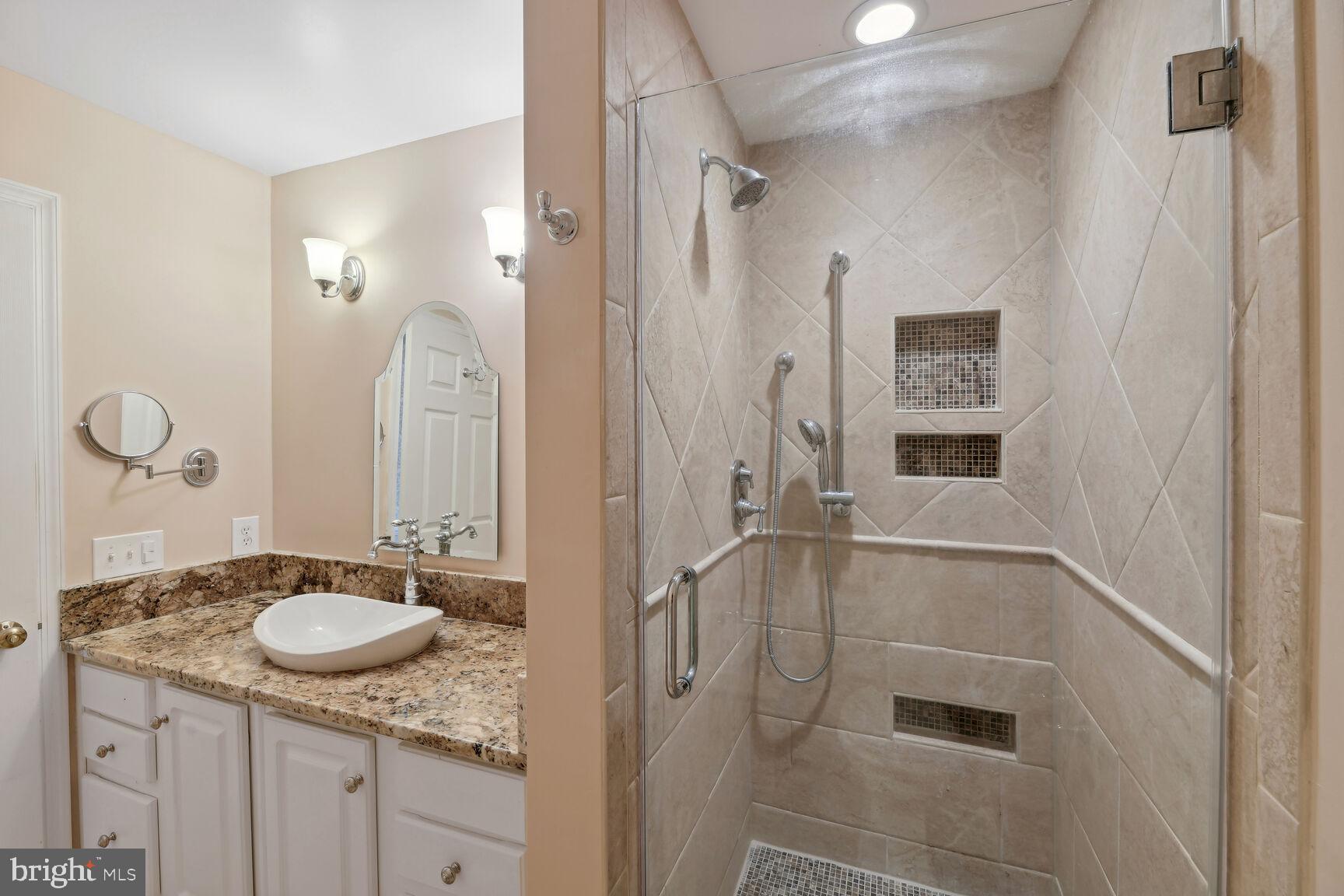 VILLAGES AT FALLS CHURCH - Residential Lease