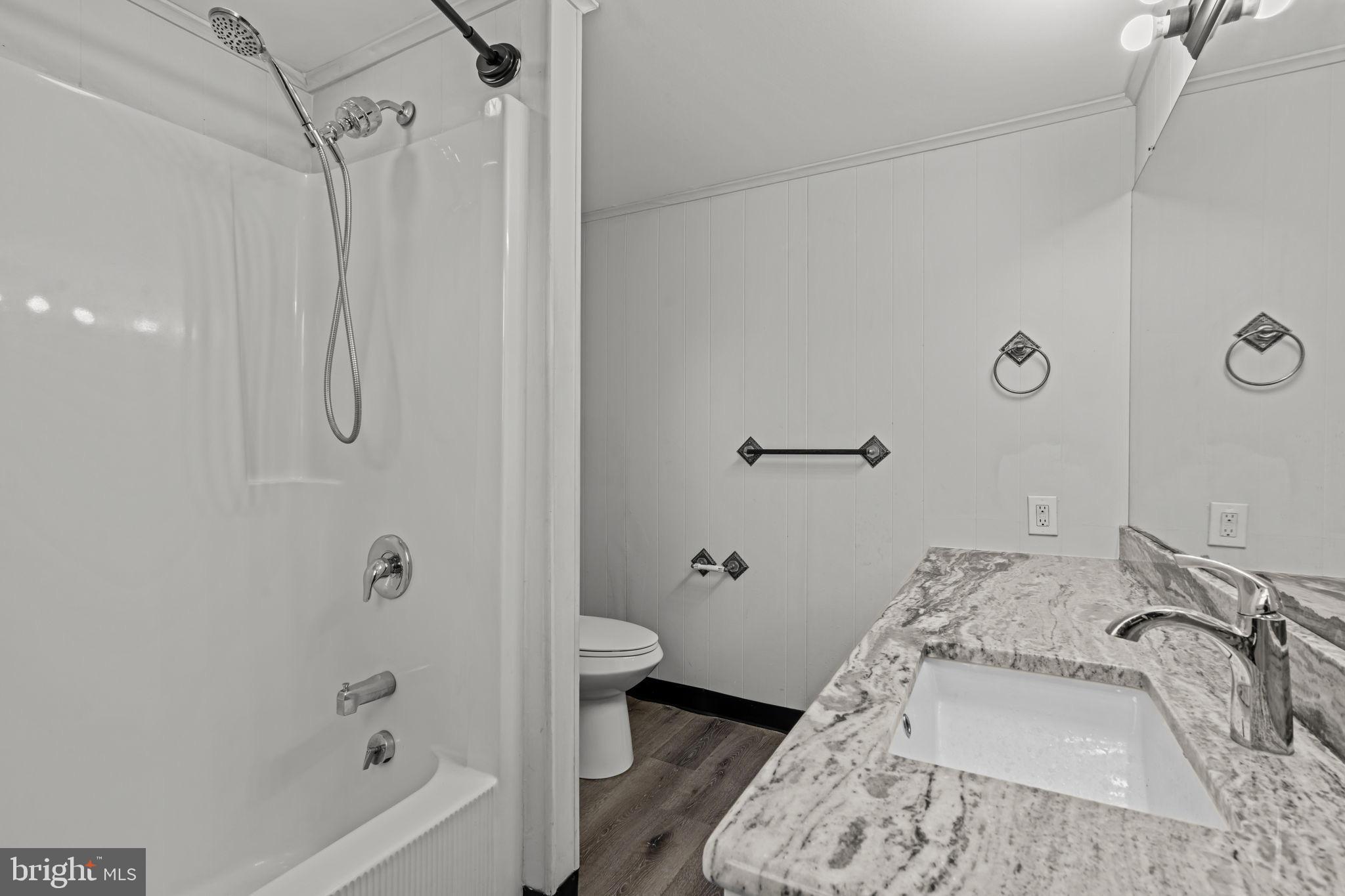 000 - Residential Lease