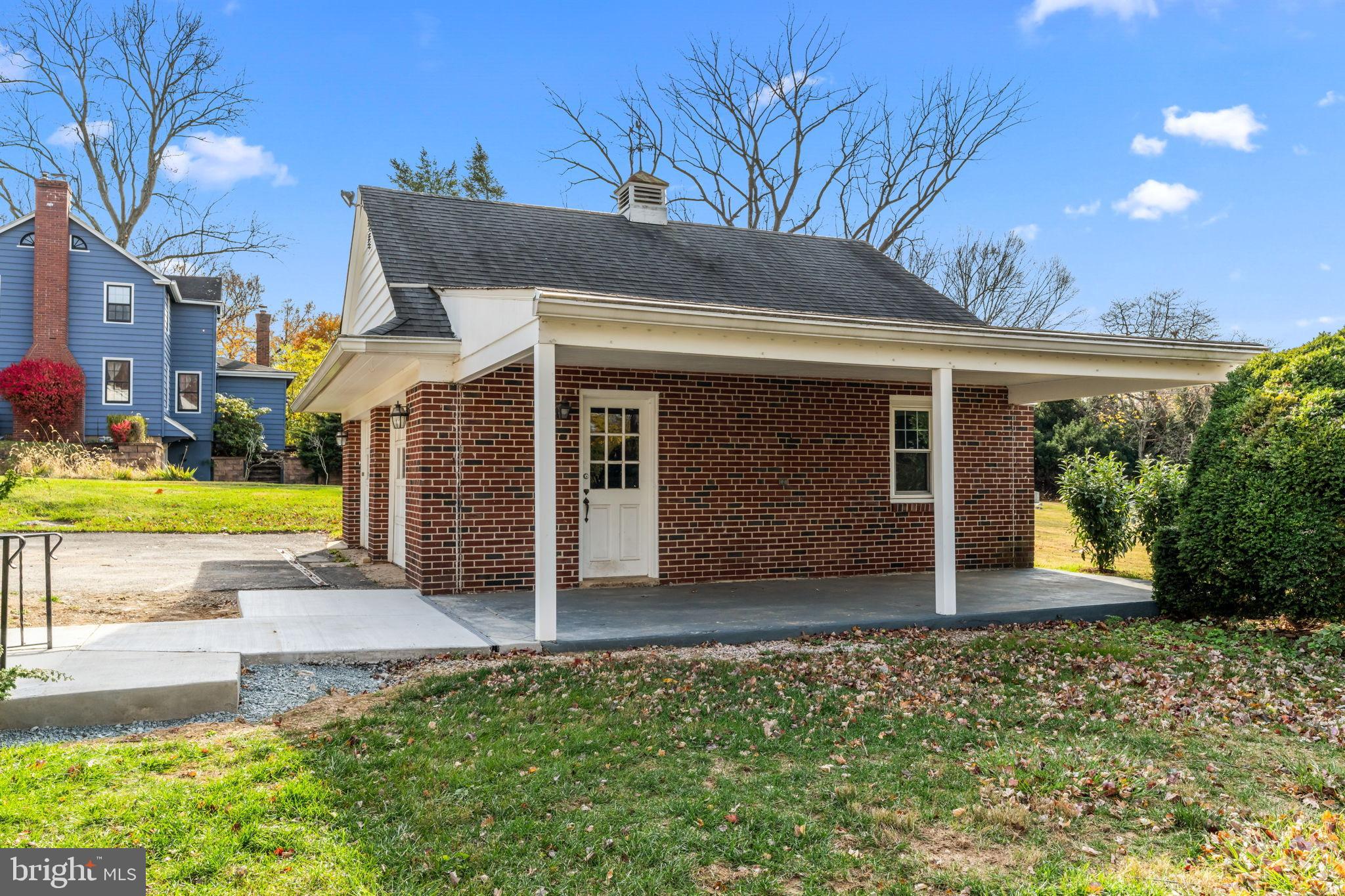 000 - Residential Lease