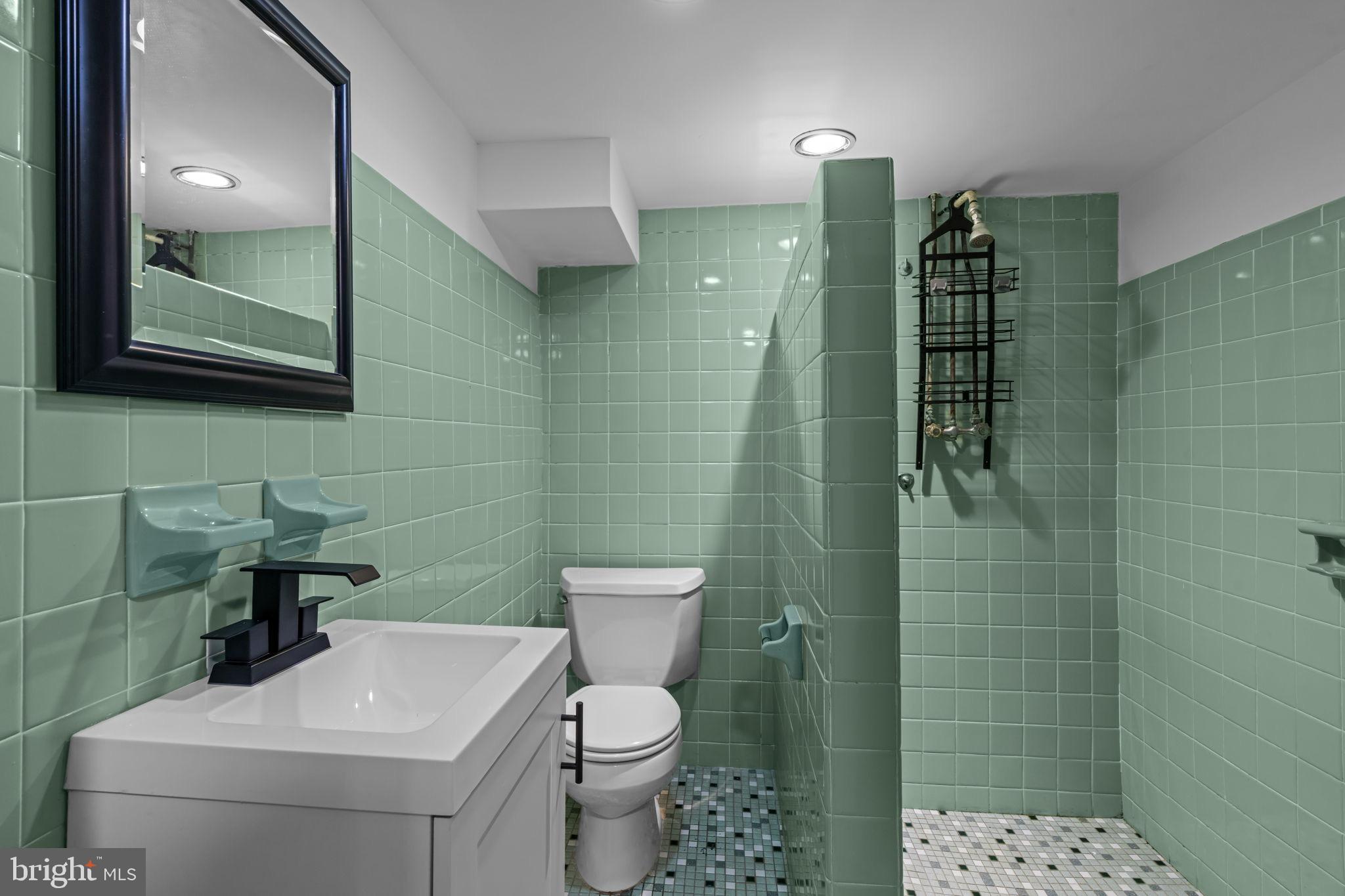 000 - Residential Lease