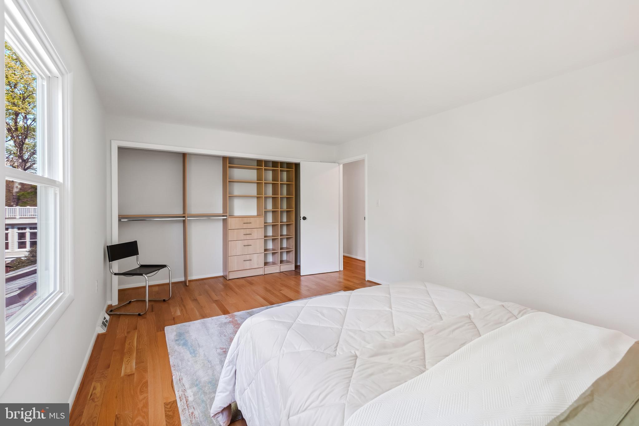 RESTON - Residential