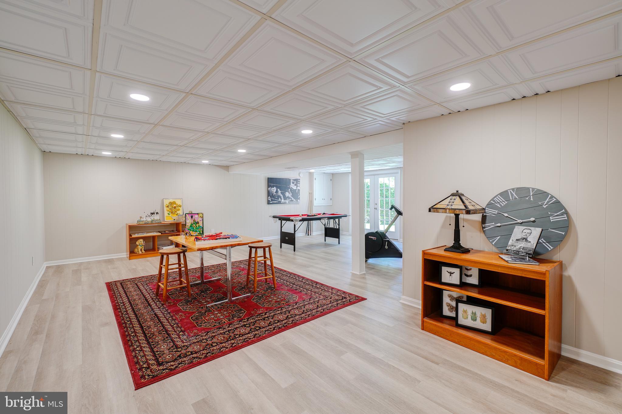 RESTON - Residential