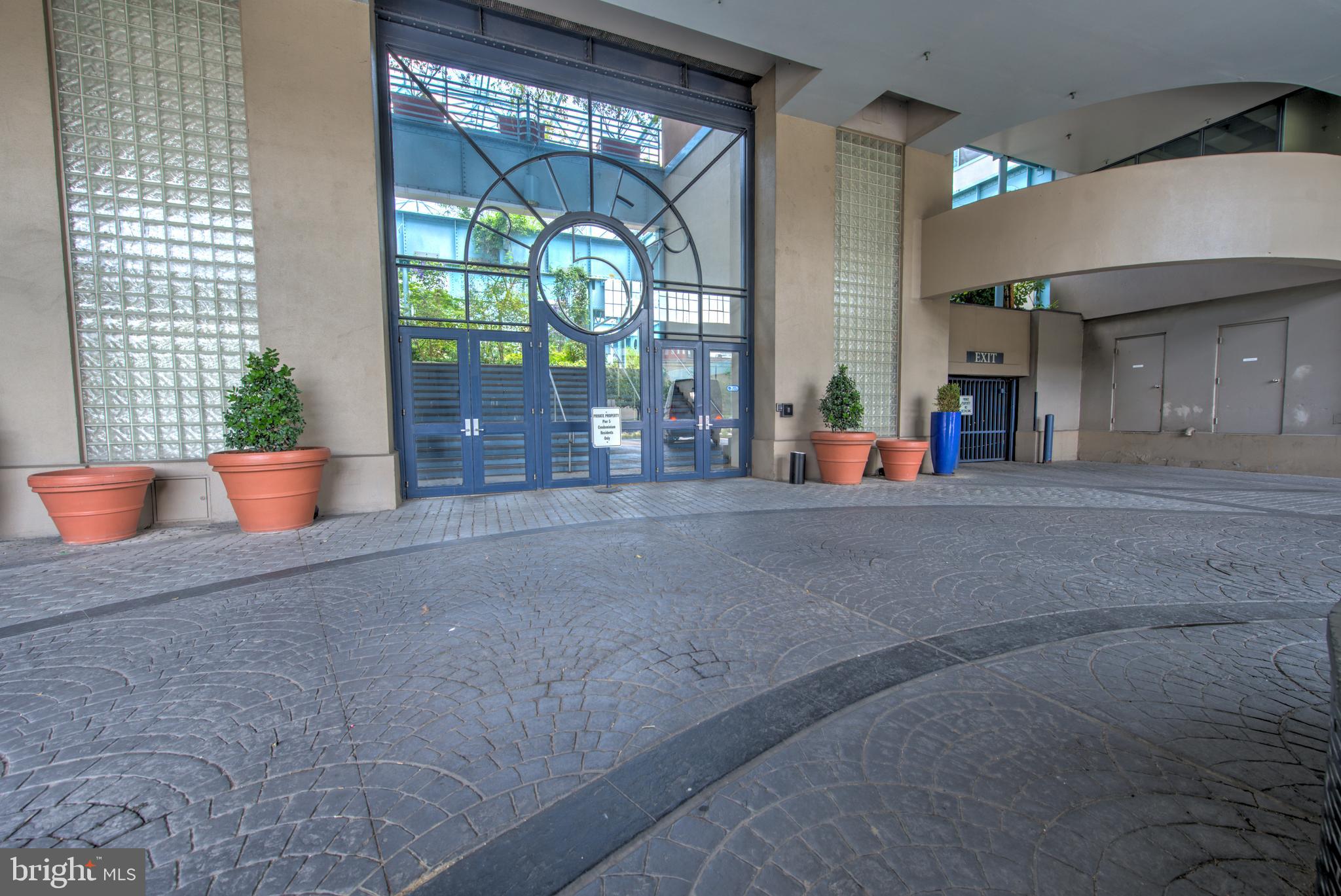 7 N CHRIS COLUMBUS BOULEVARD 245