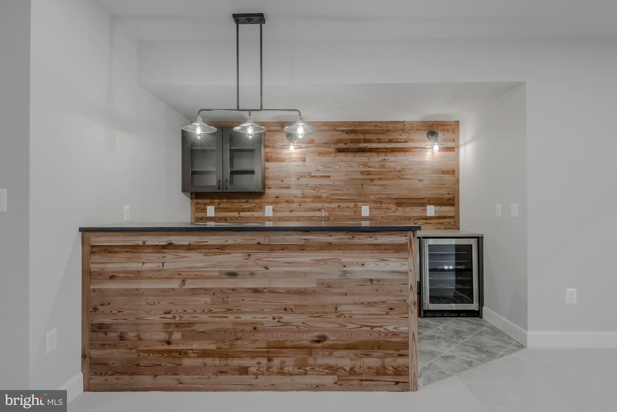 LYONHURST - Residential