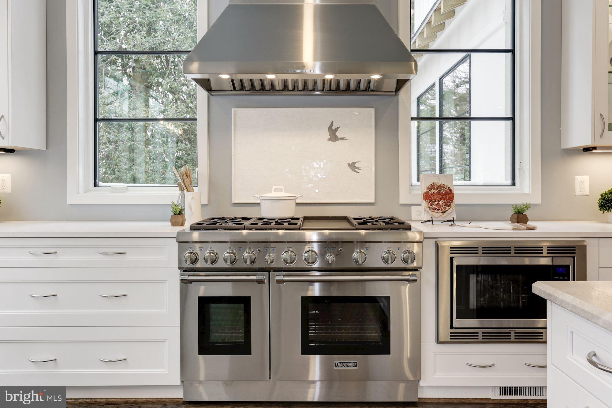 LYONHURST - Residential