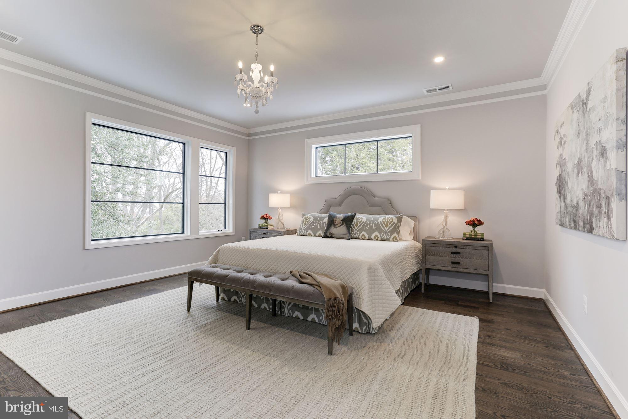 LYONHURST - Residential