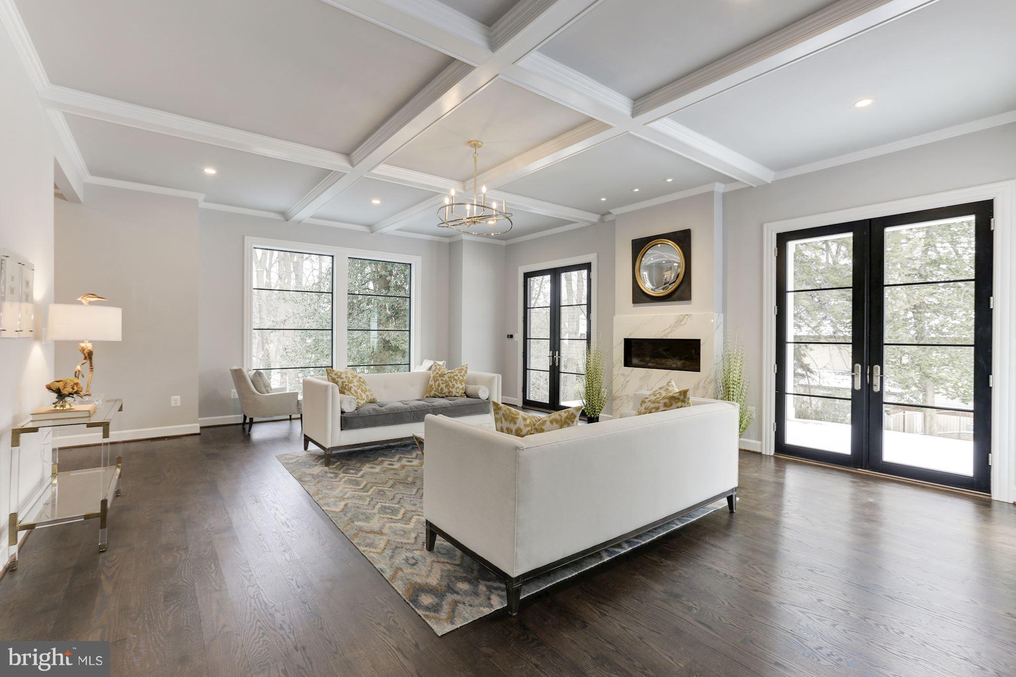 LYONHURST - Residential