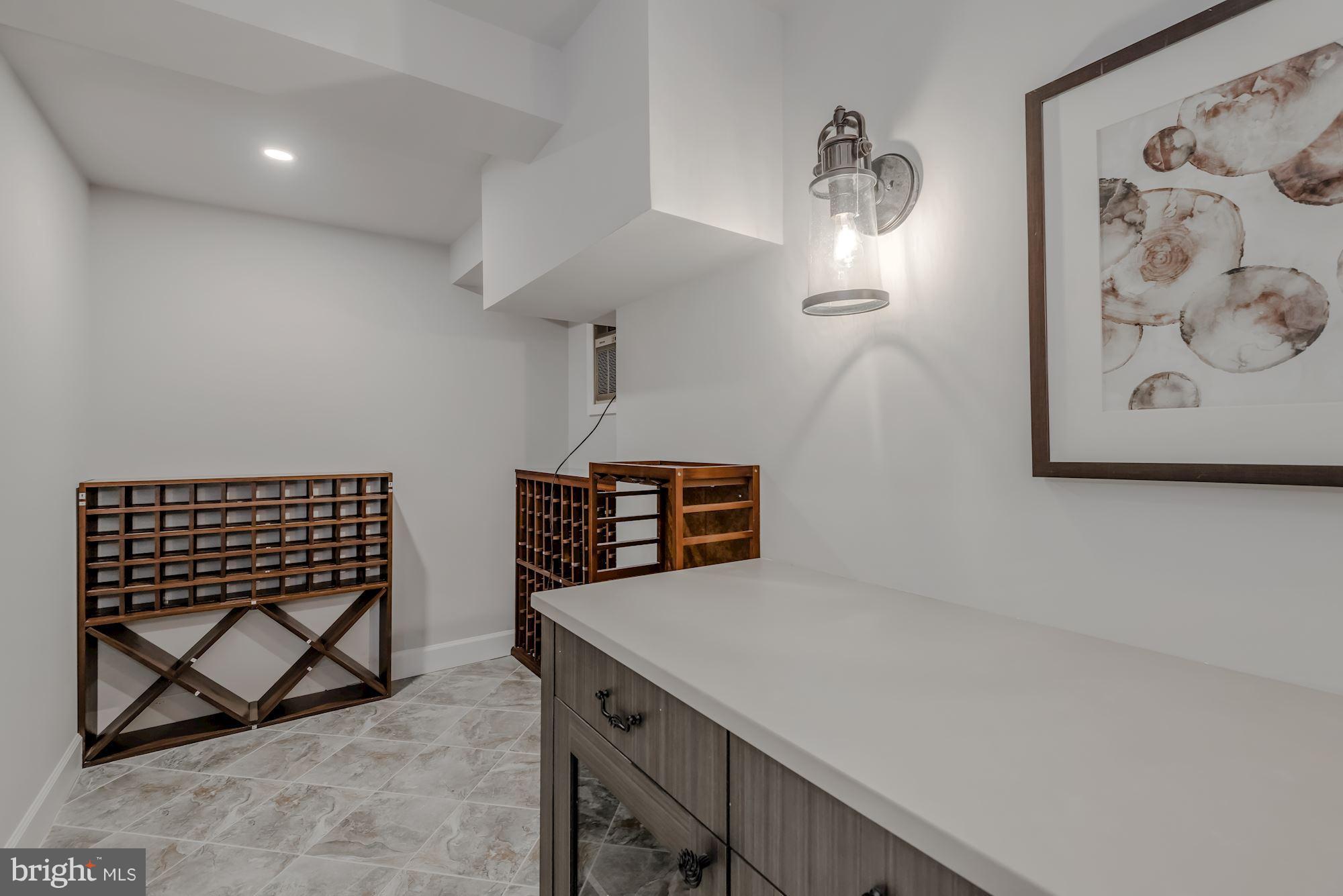 LYONHURST - Residential