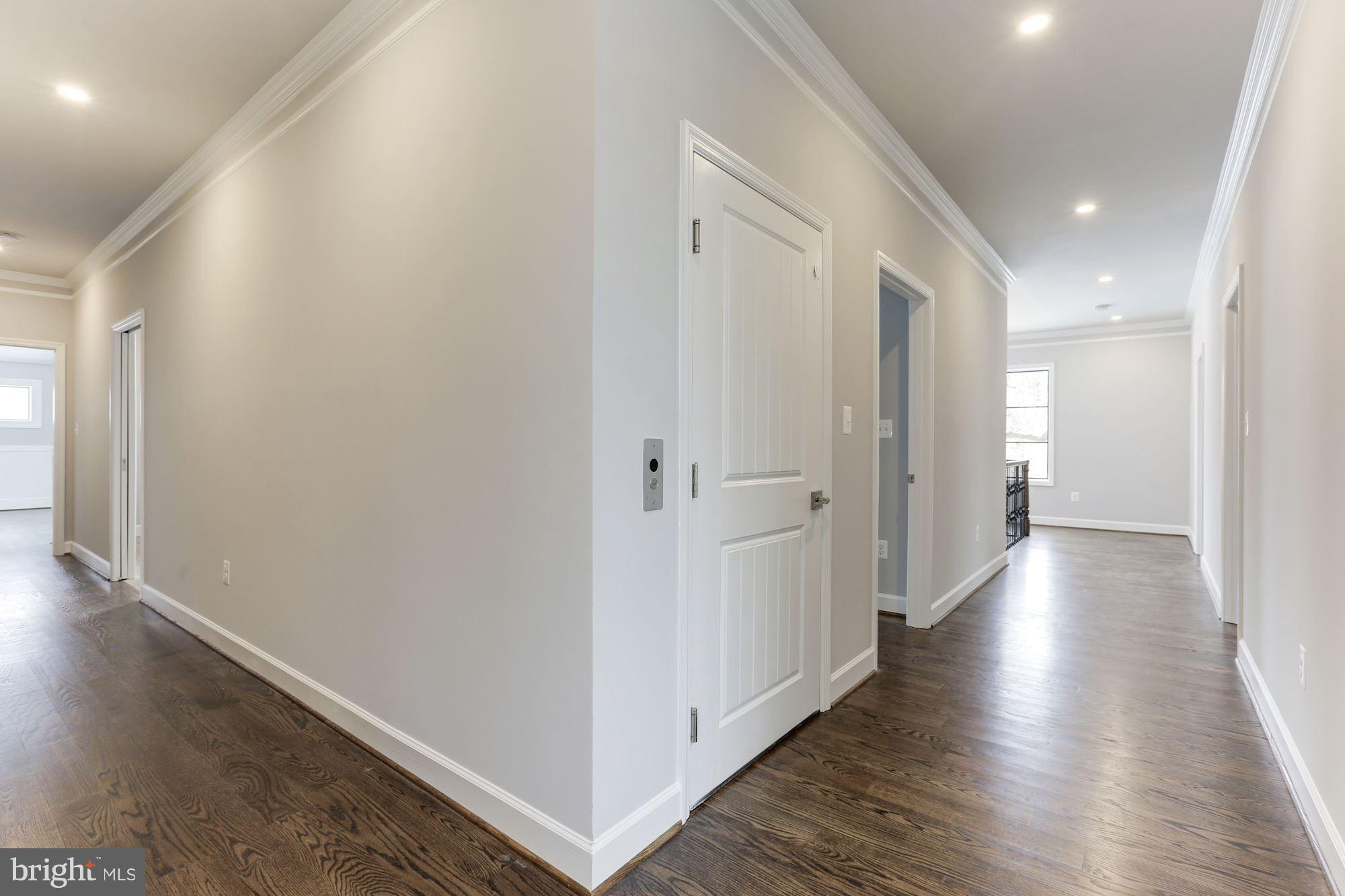 LYONHURST - Residential