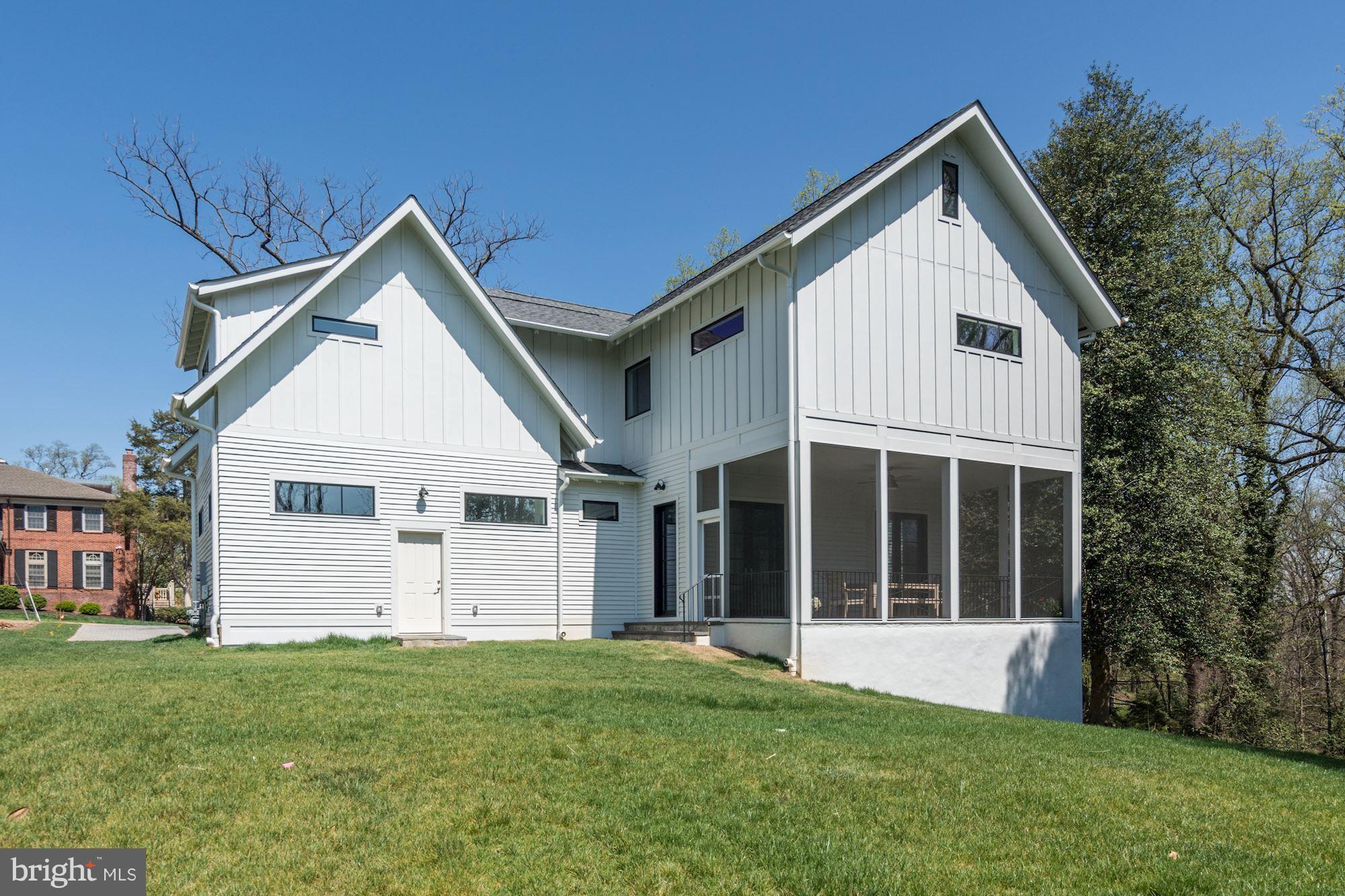 LYONHURST - Residential