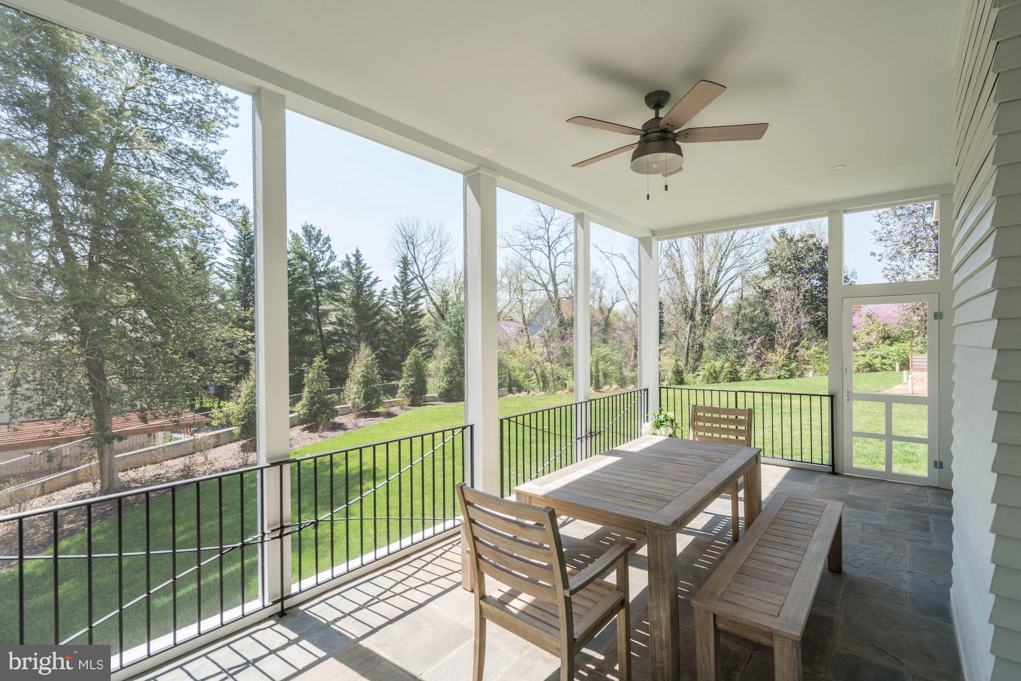 LYONHURST - Residential