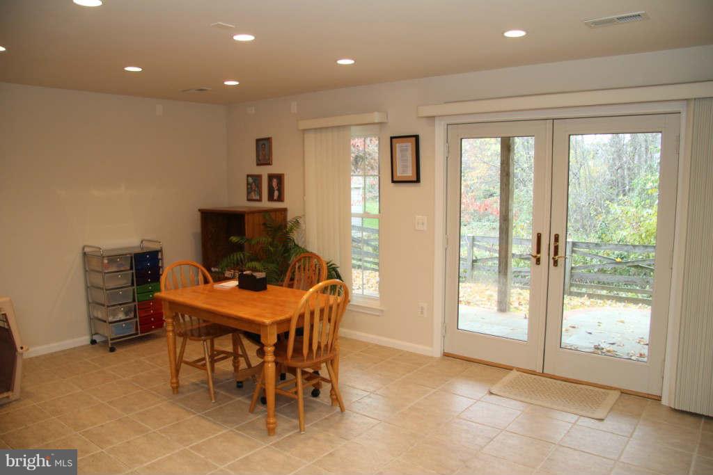 SIGNATURE AT BROADLANDS - Residential