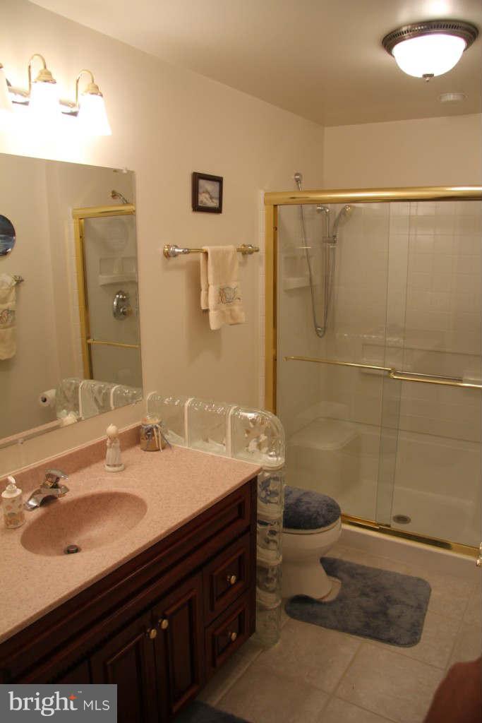 SIGNATURE AT BROADLANDS - Residential