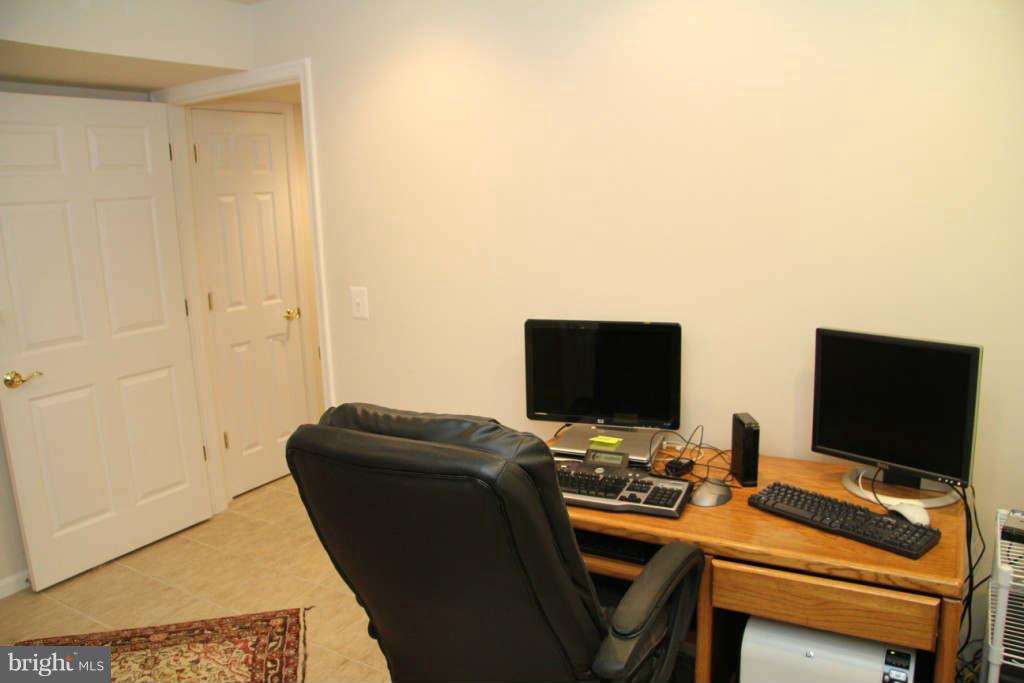 SIGNATURE AT BROADLANDS - Residential