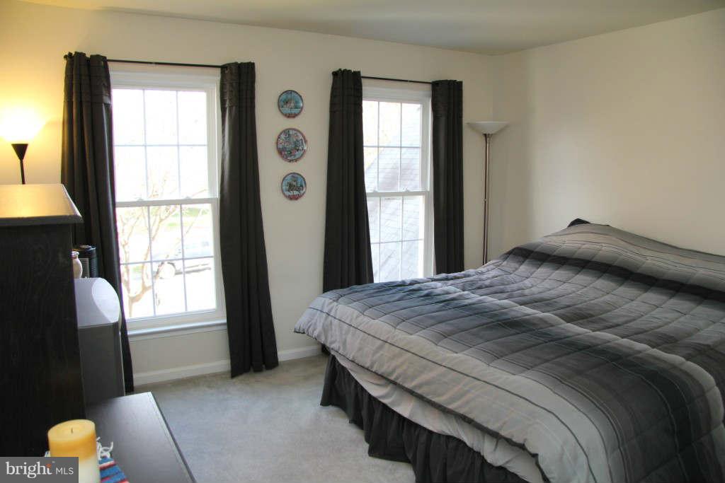 SIGNATURE AT BROADLANDS - Residential