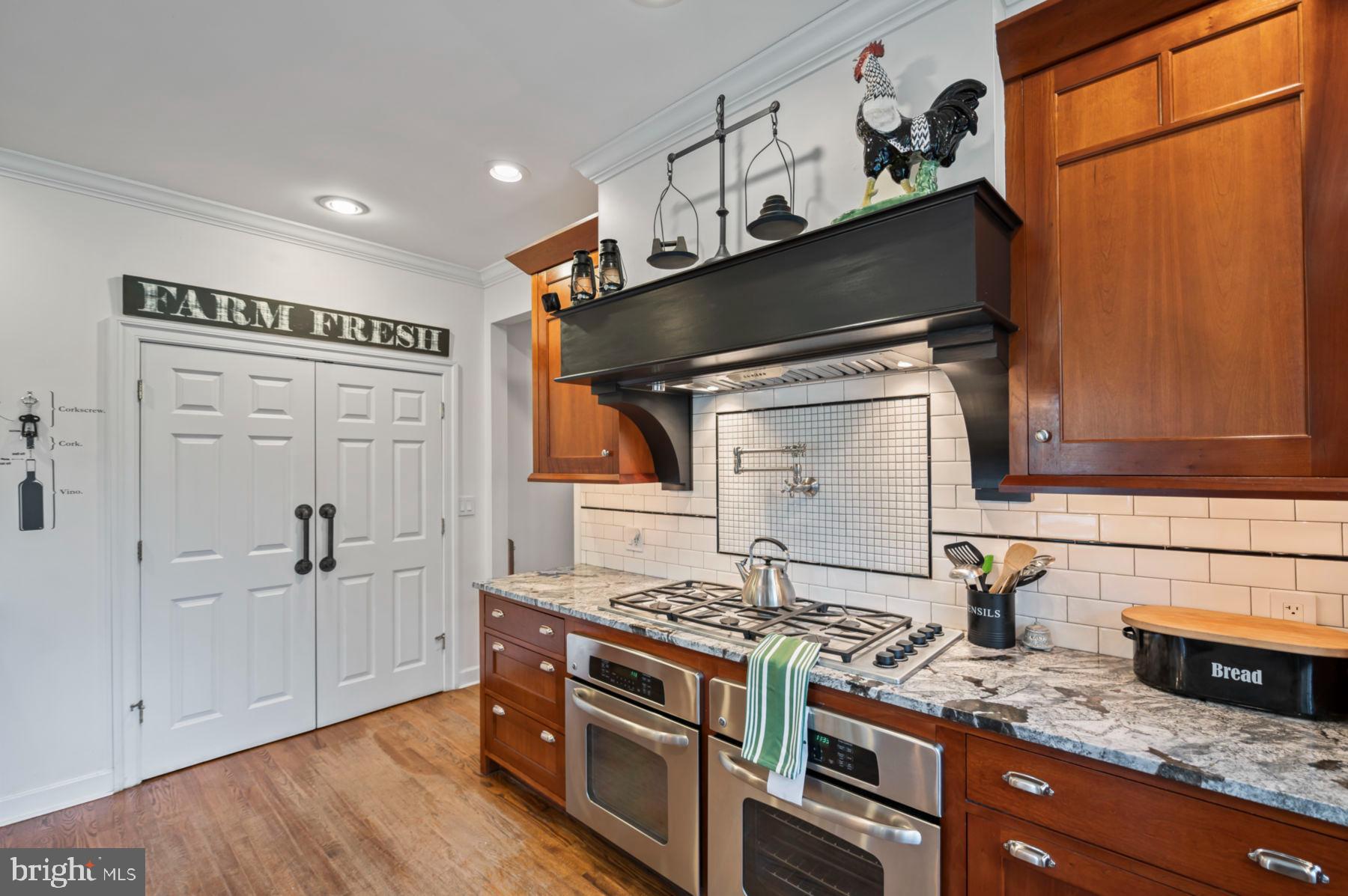 CHESTNUT HILL - Residential