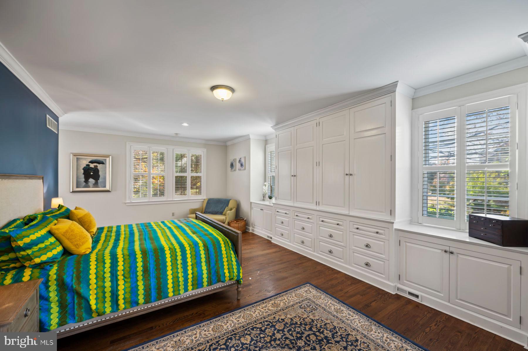 CHESTNUT HILL - Residential