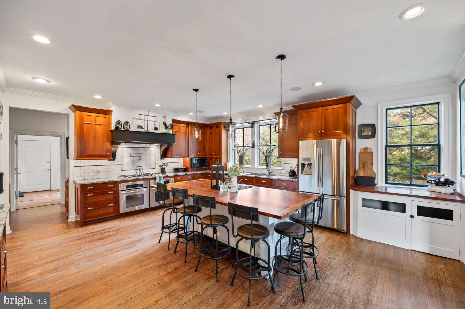 CHESTNUT HILL - Residential