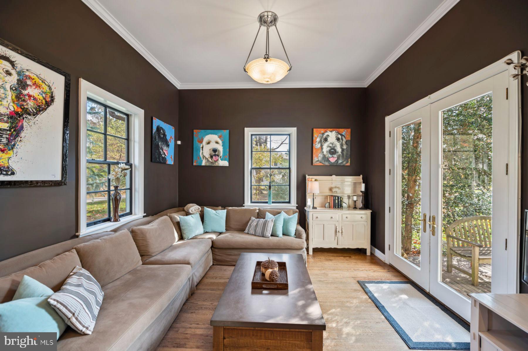 CHESTNUT HILL - Residential