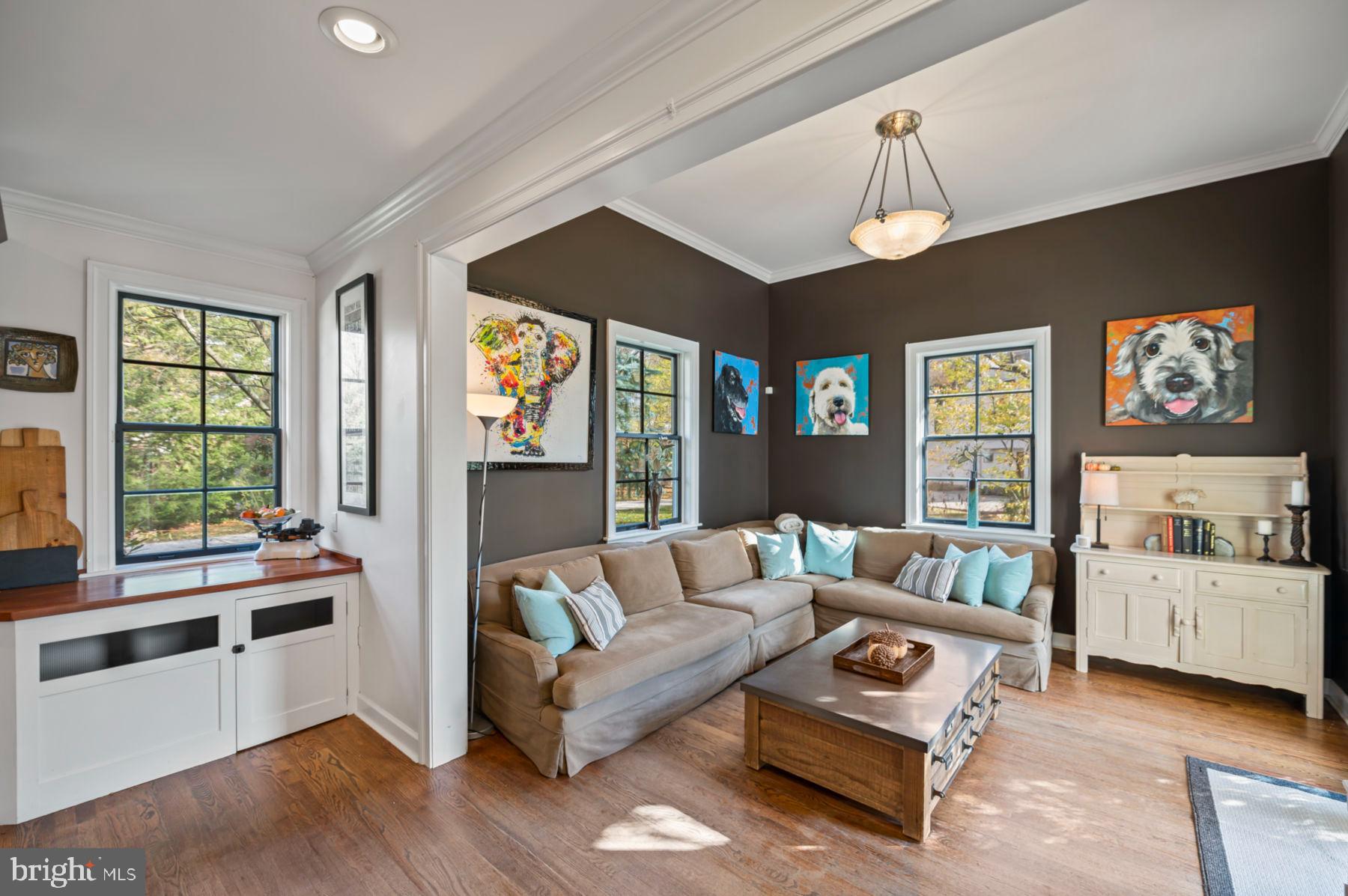 CHESTNUT HILL - Residential