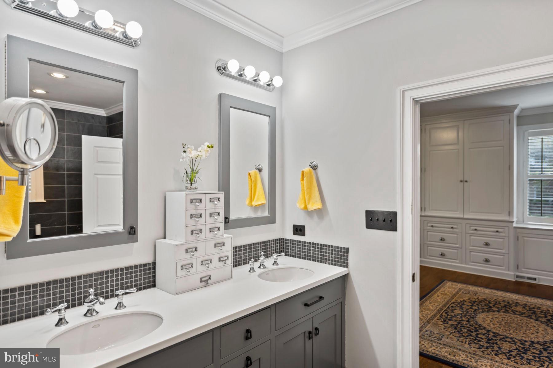 CHESTNUT HILL - Residential