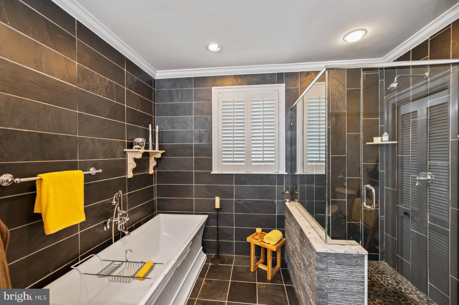 CHESTNUT HILL - Residential