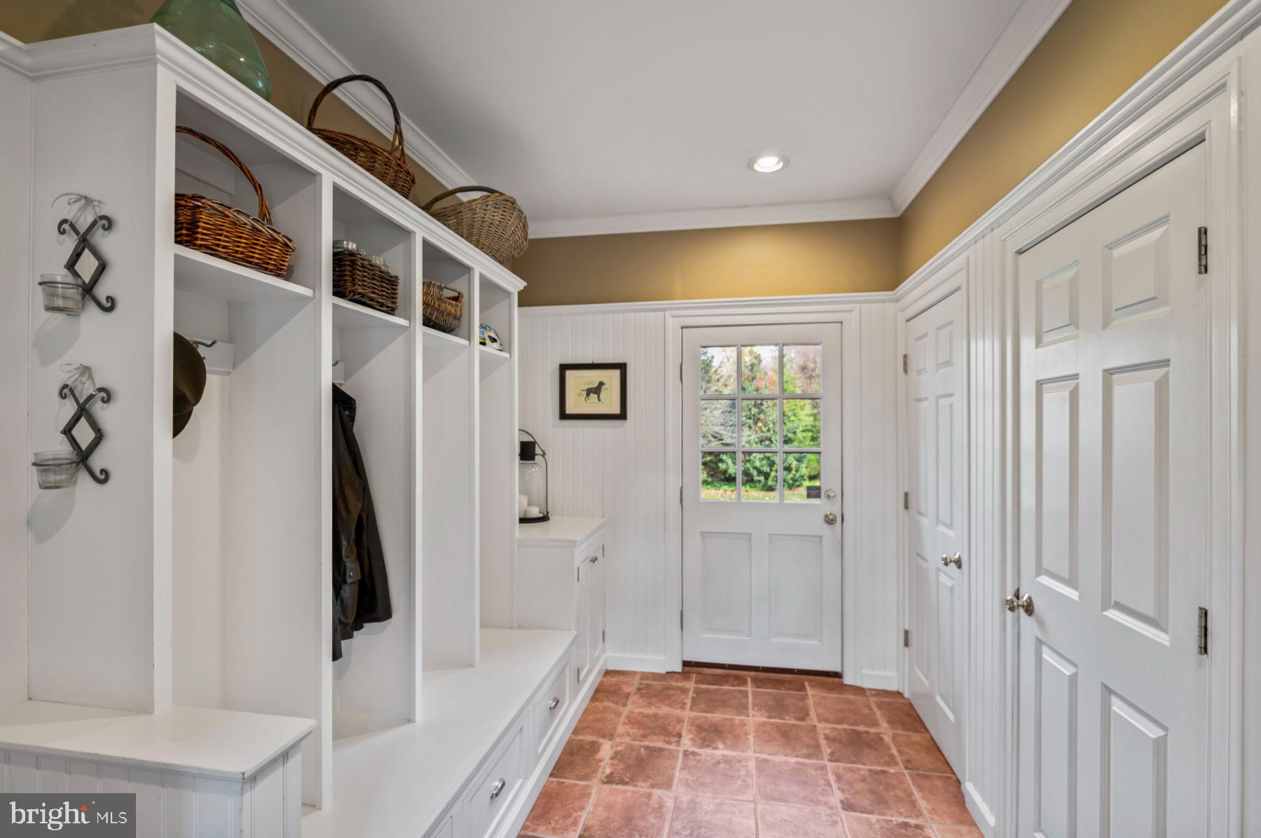 CHESTNUT HILL - Residential