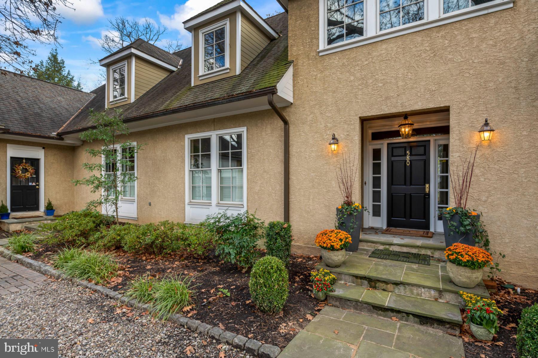 CHESTNUT HILL - Residential