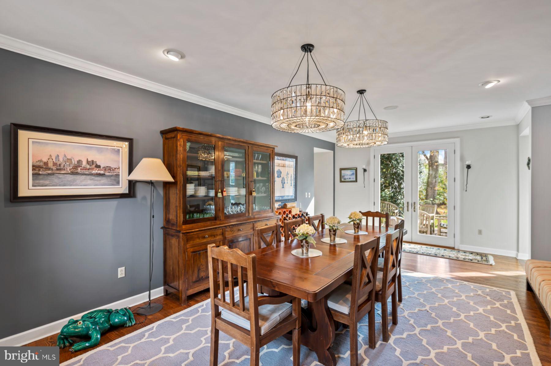 CHESTNUT HILL - Residential