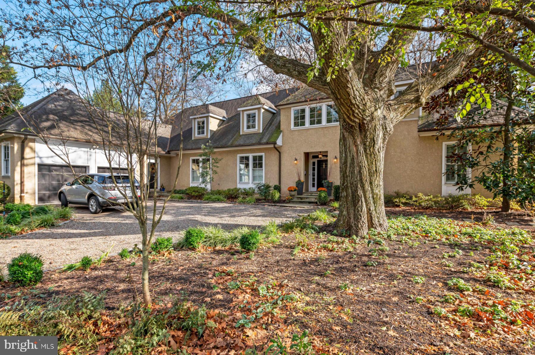 CHESTNUT HILL - Residential