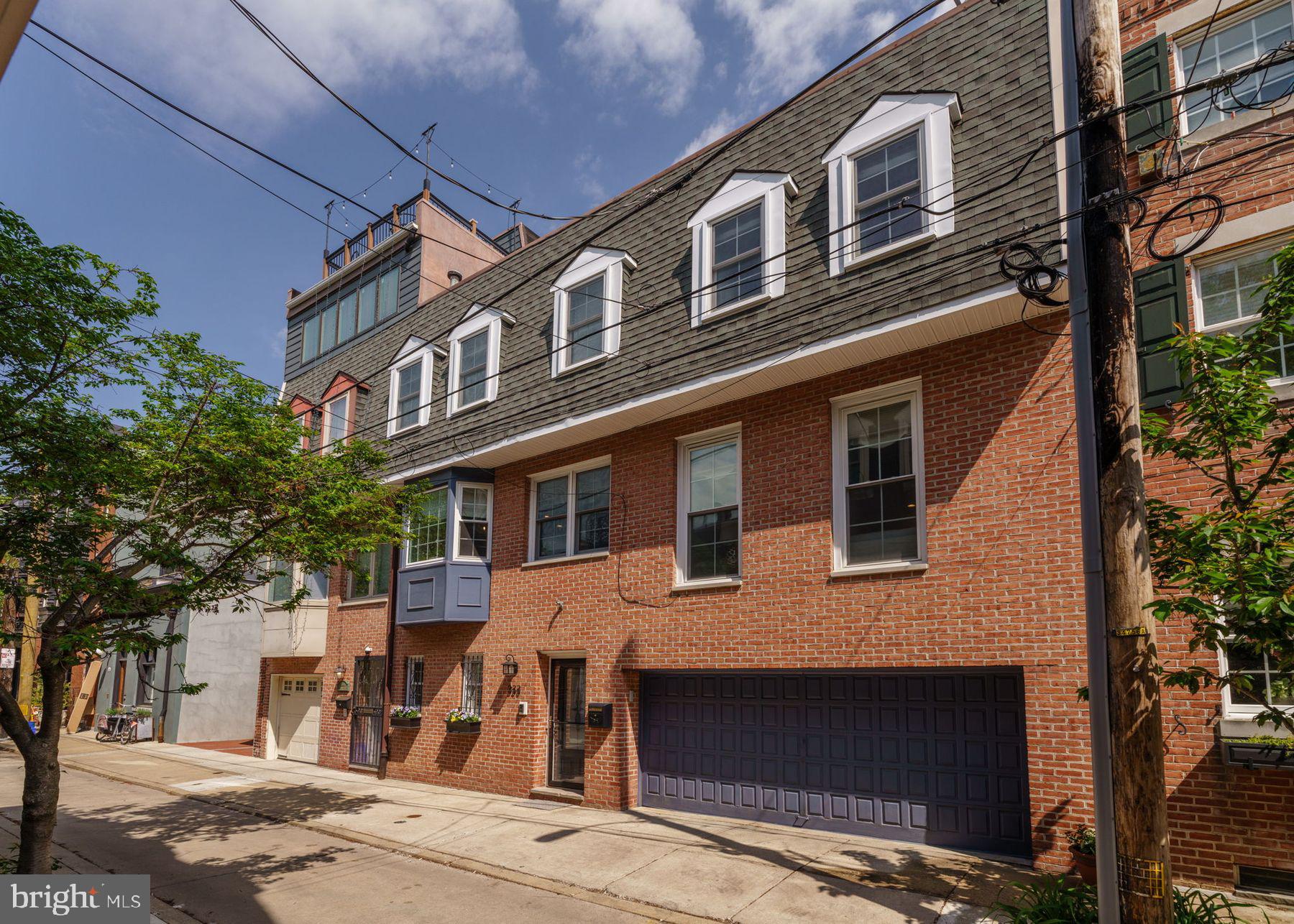 QUEEN VILLAGE - Residential