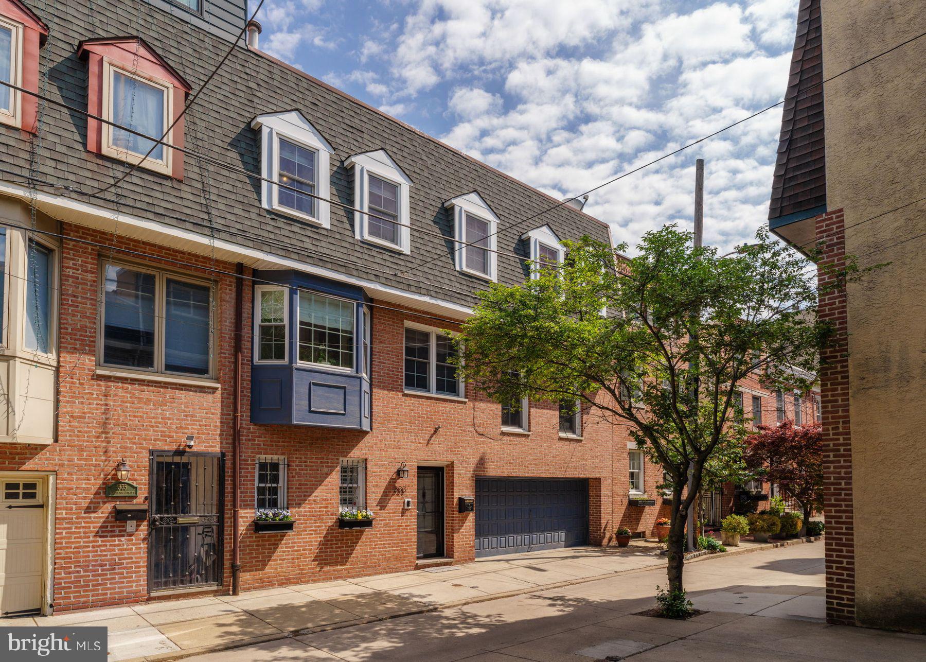 QUEEN VILLAGE - Residential