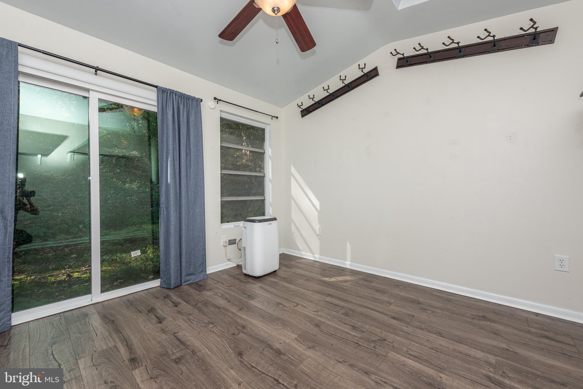 MILLERSVILLE - Residential