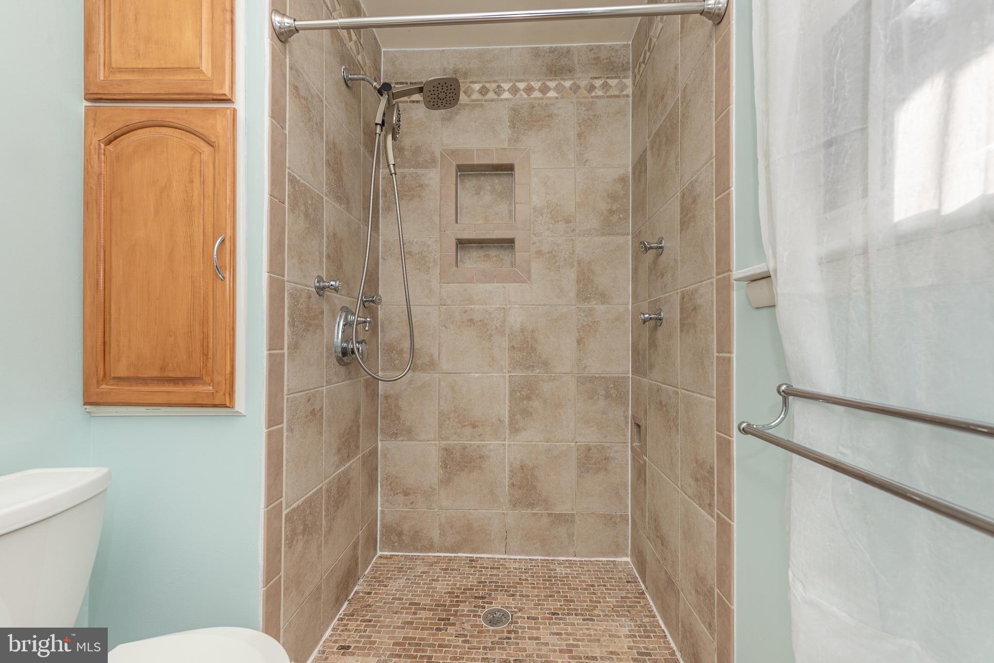 MILLERSVILLE - Residential