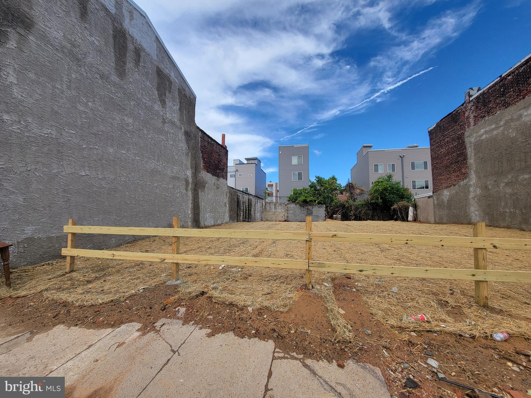 Attention all builders and Investors! 13 x 85 ft lot! Tons of new construction blanketing the area. Adjacent lot at 1746 N 6th also available!