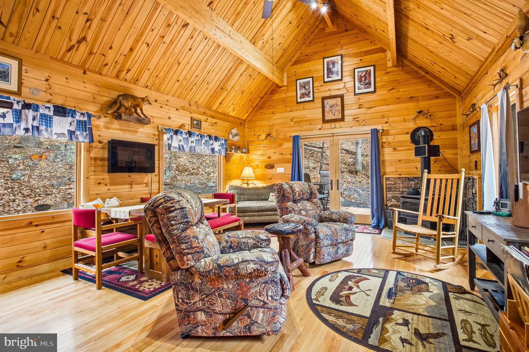 ROUSE MOUNTAIN - Residential