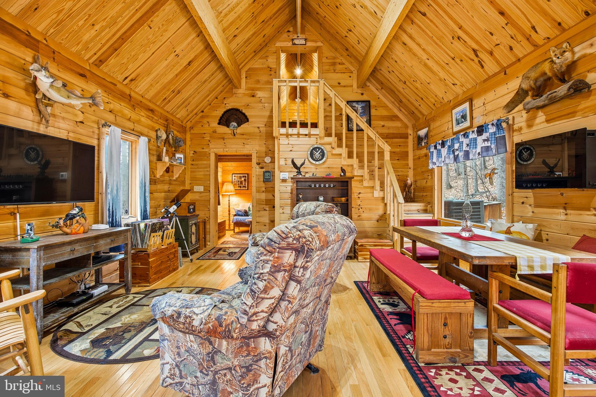 ROUSE MOUNTAIN - Residential