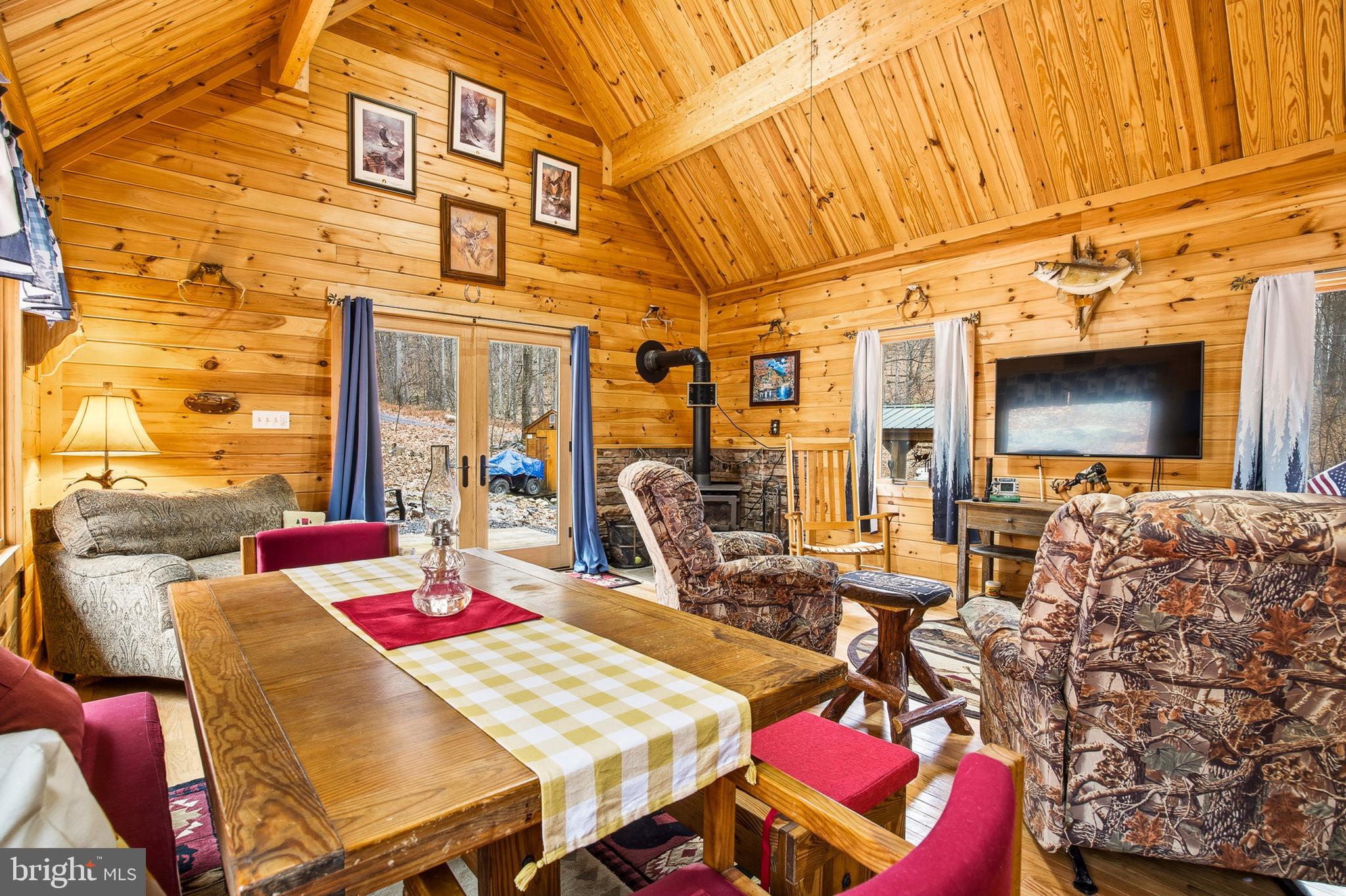 ROUSE MOUNTAIN - Residential