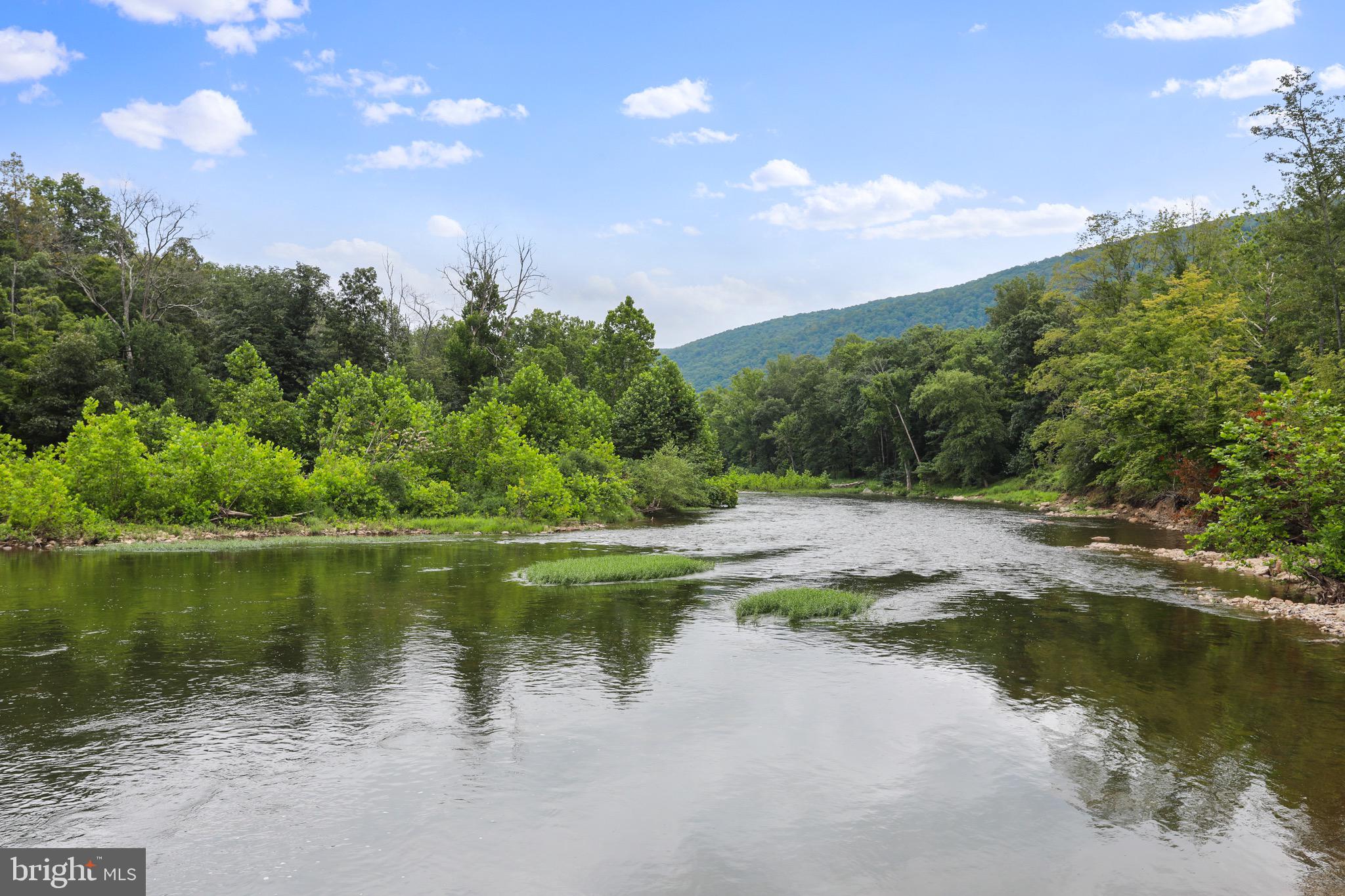 ROUSE MOUNTAIN - Residential