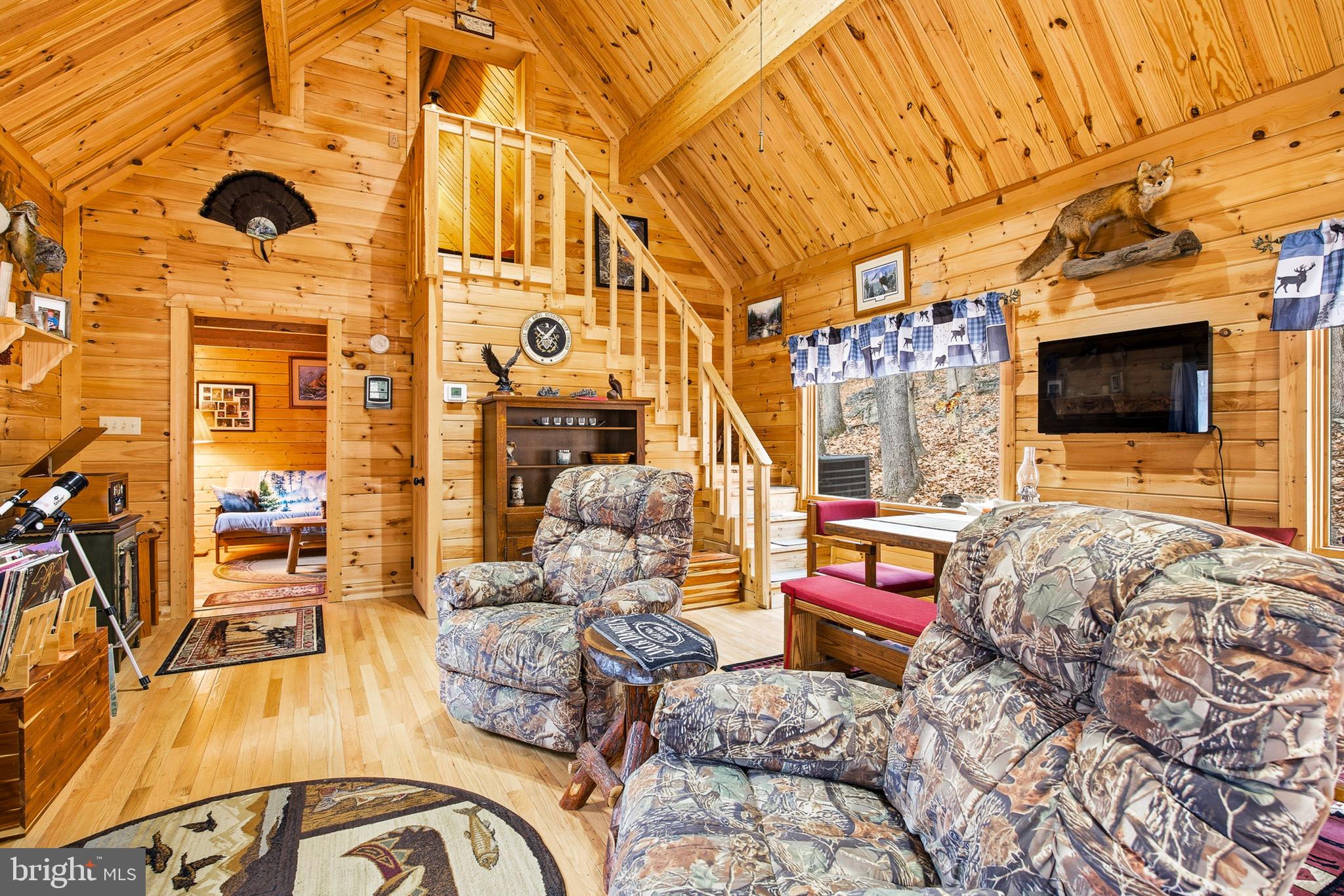 ROUSE MOUNTAIN - Residential