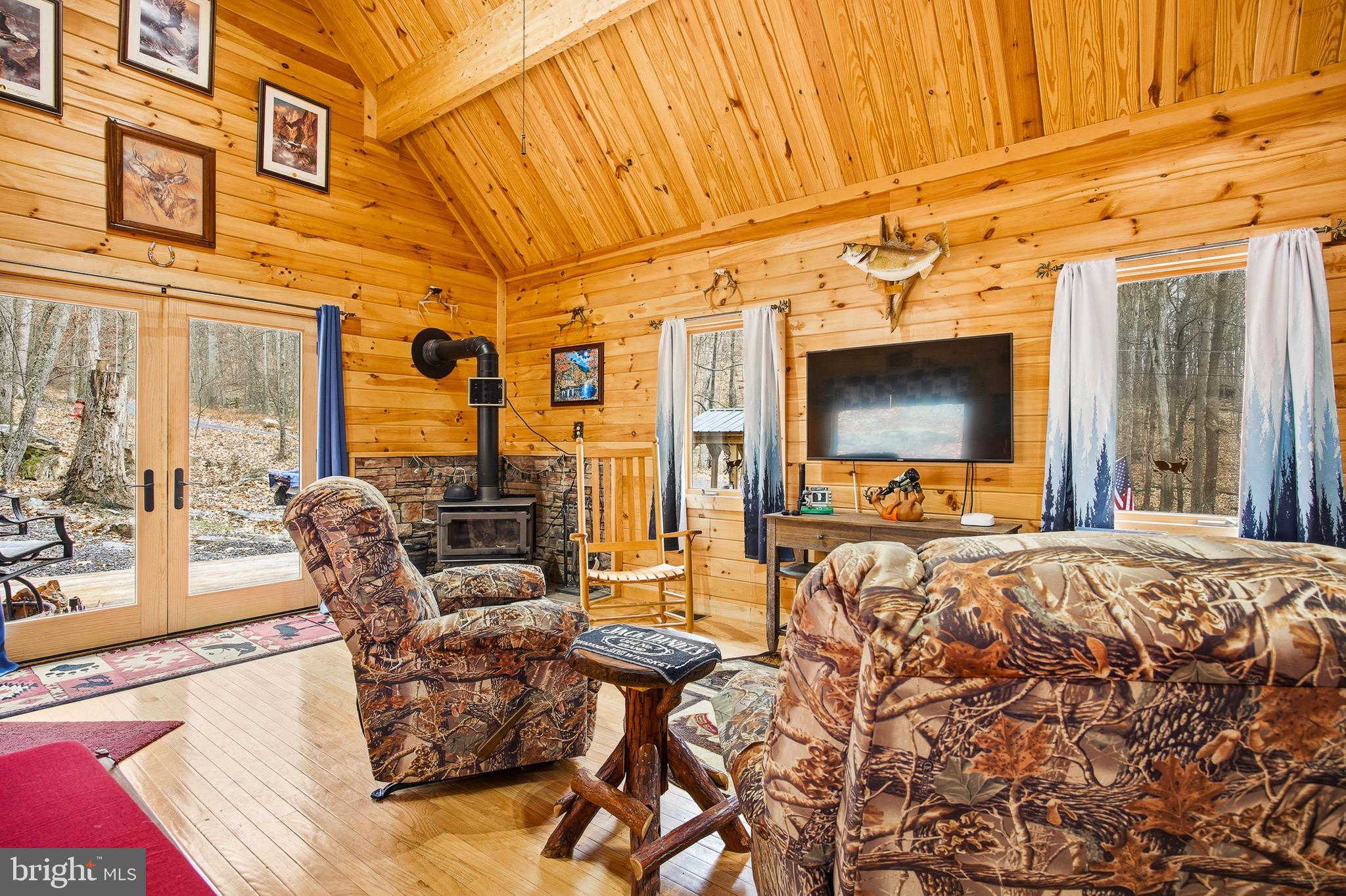 ROUSE MOUNTAIN - Residential