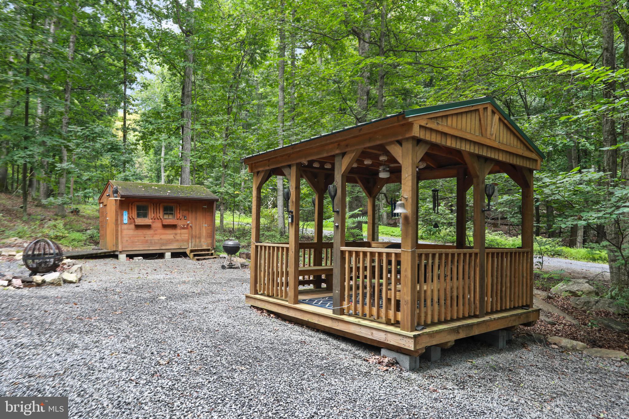 ROUSE MOUNTAIN - Residential