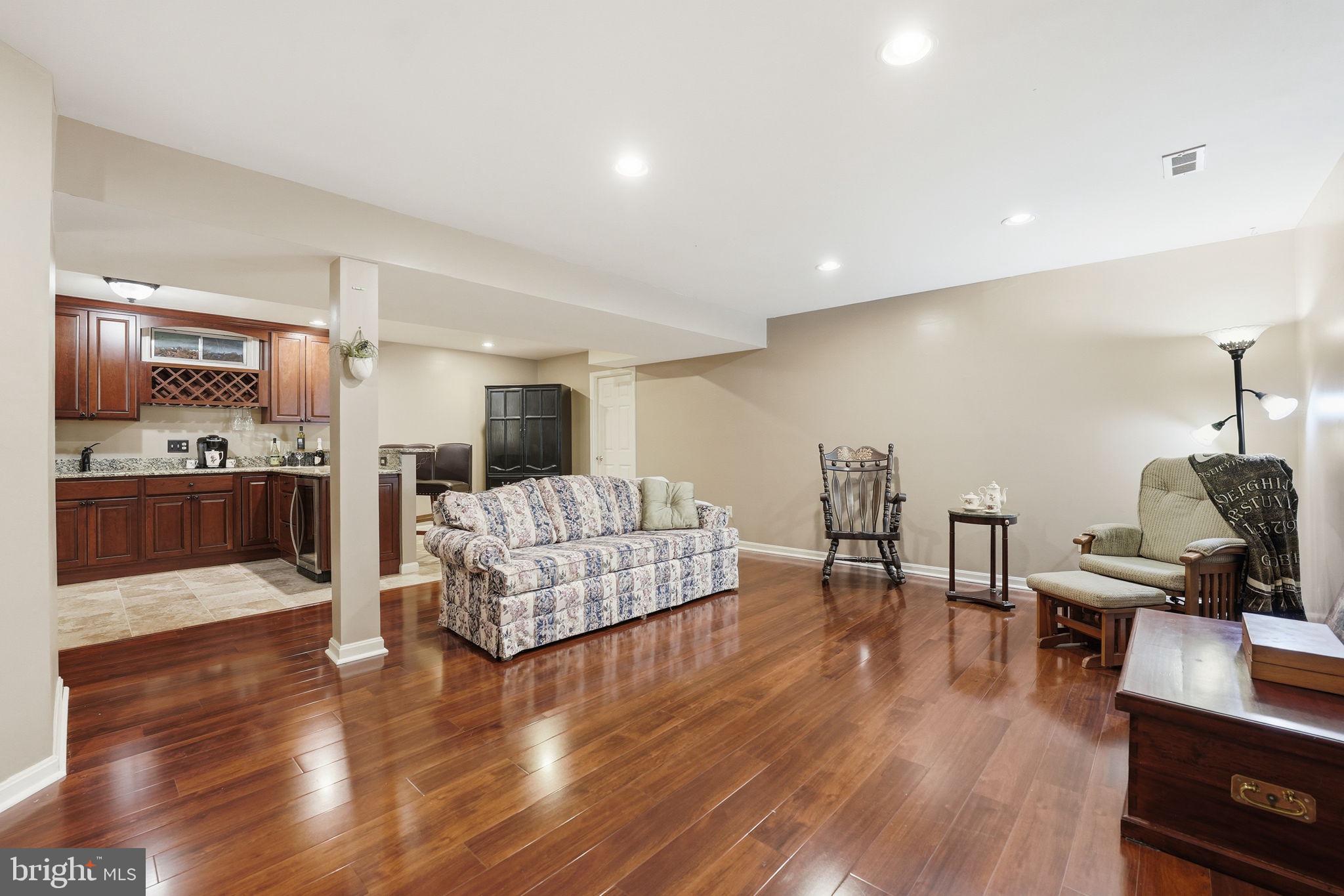 MEADOWBROOK WOODS - Residential