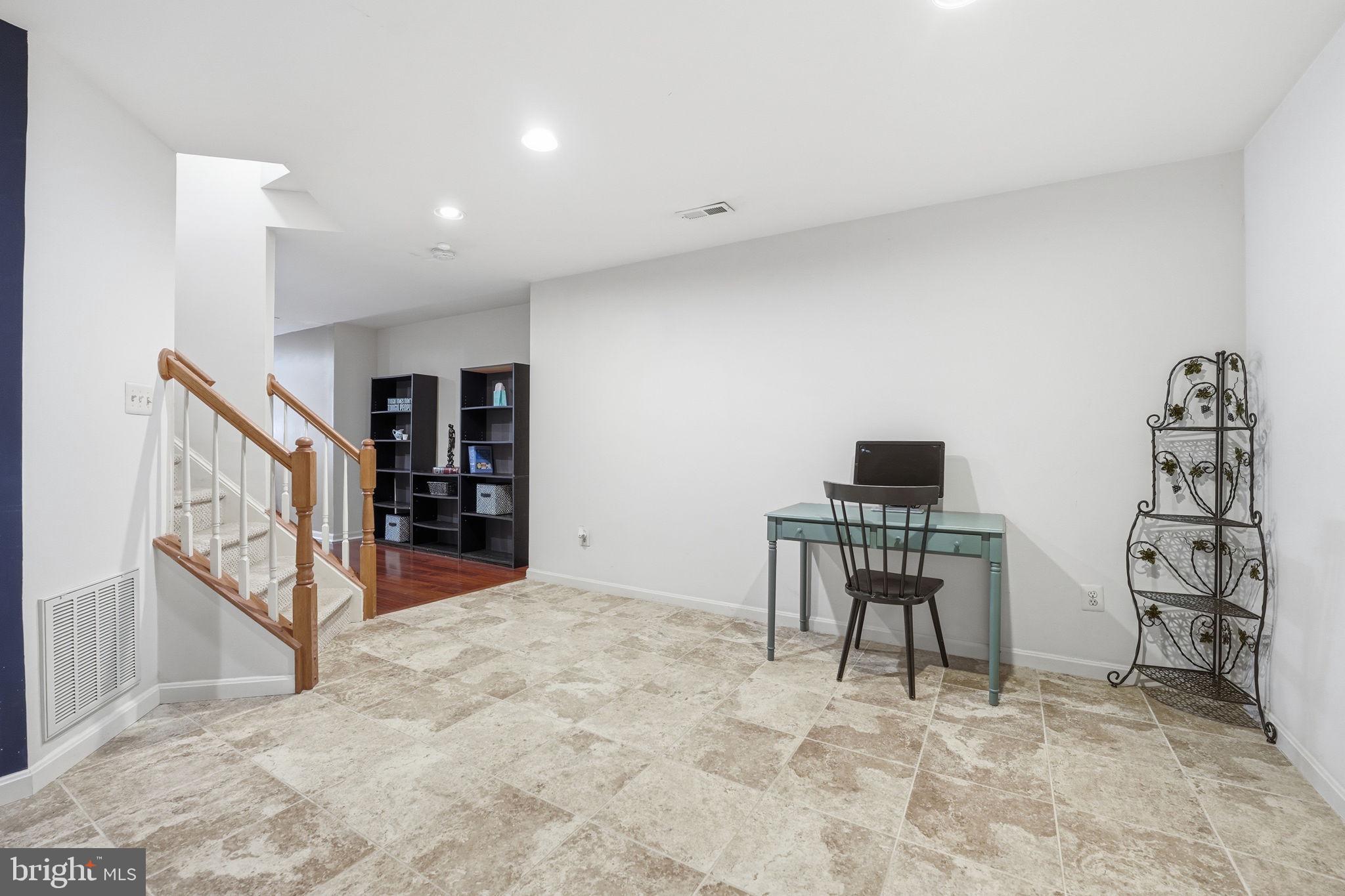 MEADOWBROOK WOODS - Residential