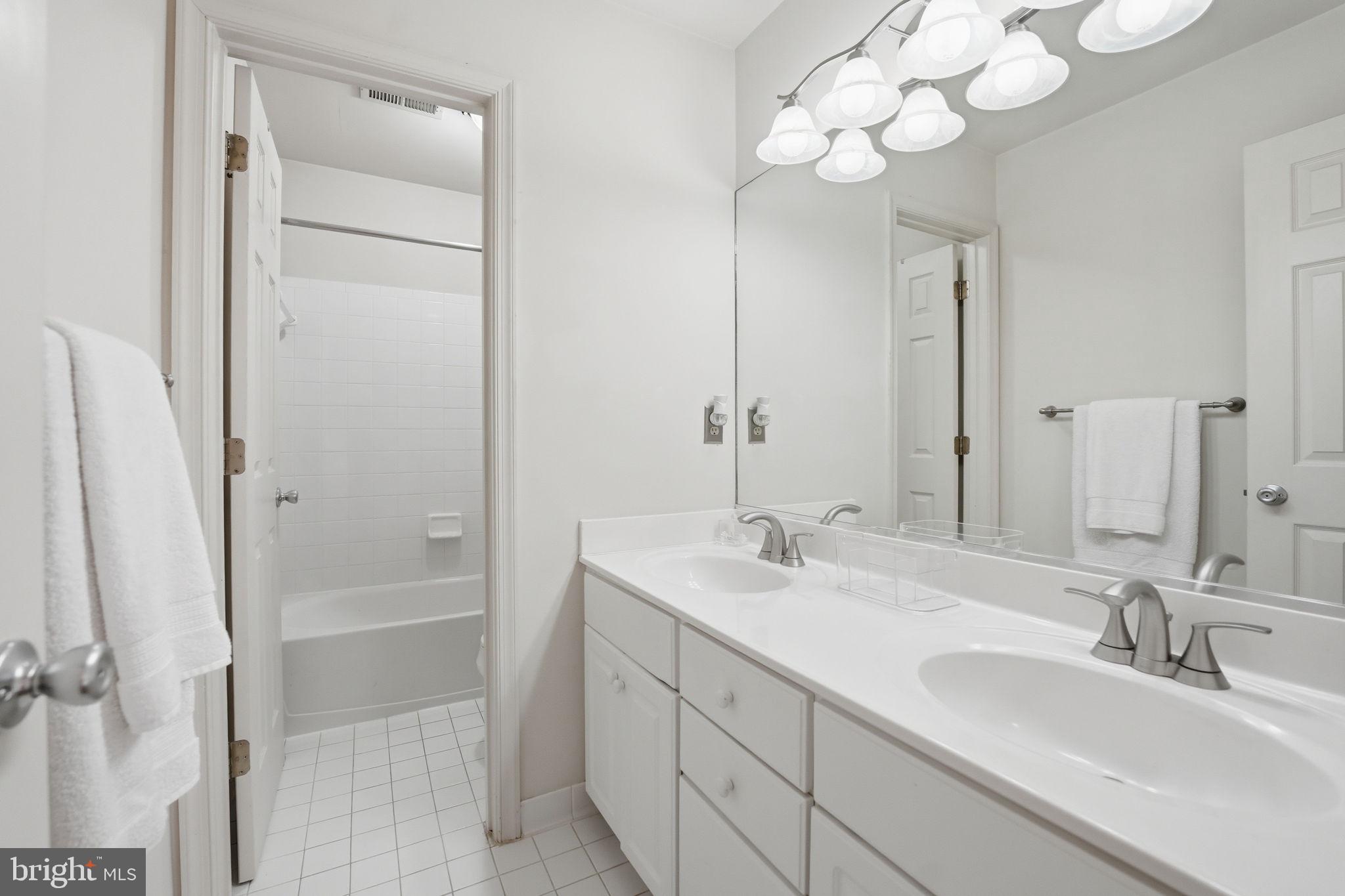 MEADOWBROOK WOODS - Residential