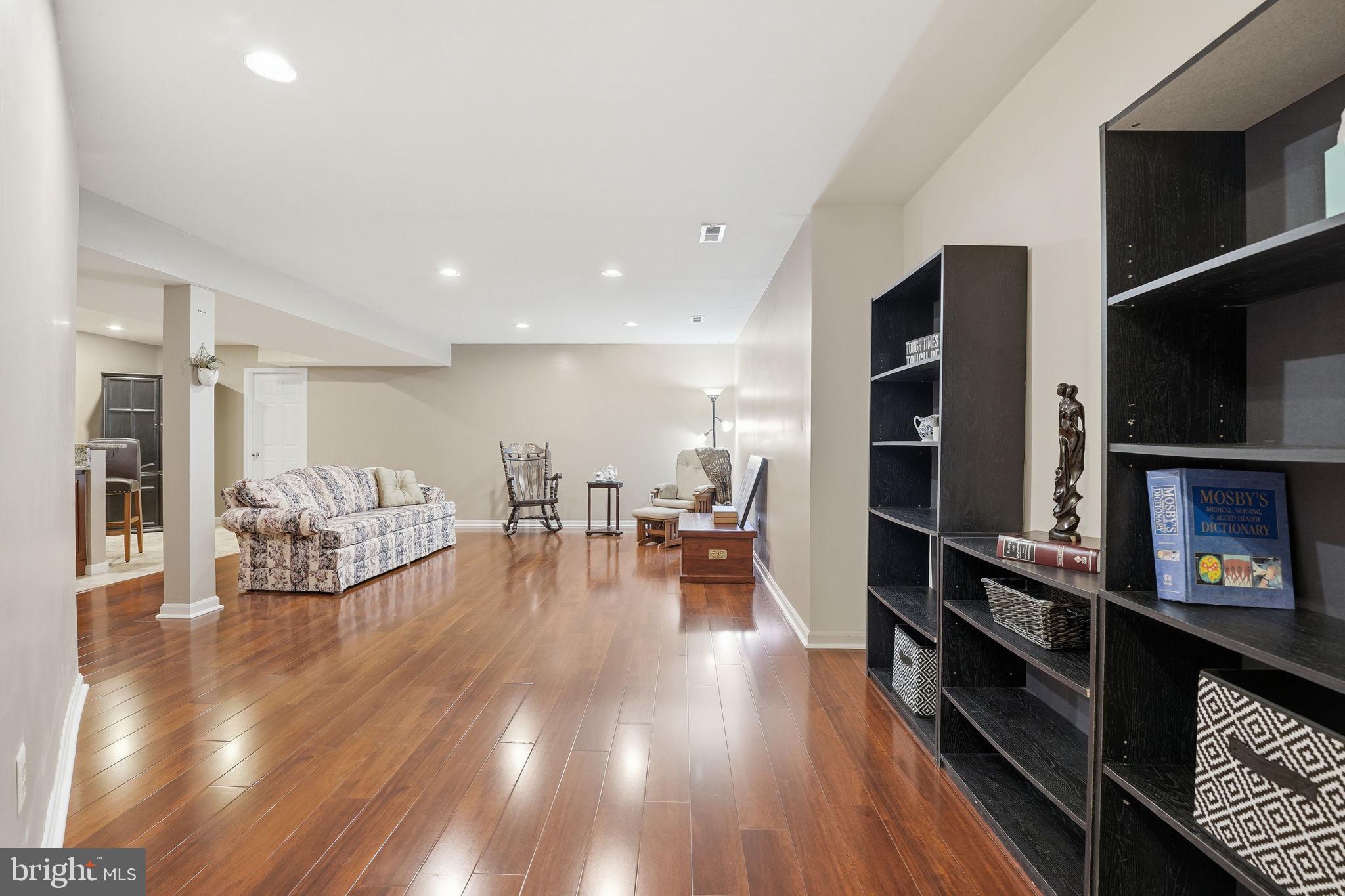 MEADOWBROOK WOODS - Residential